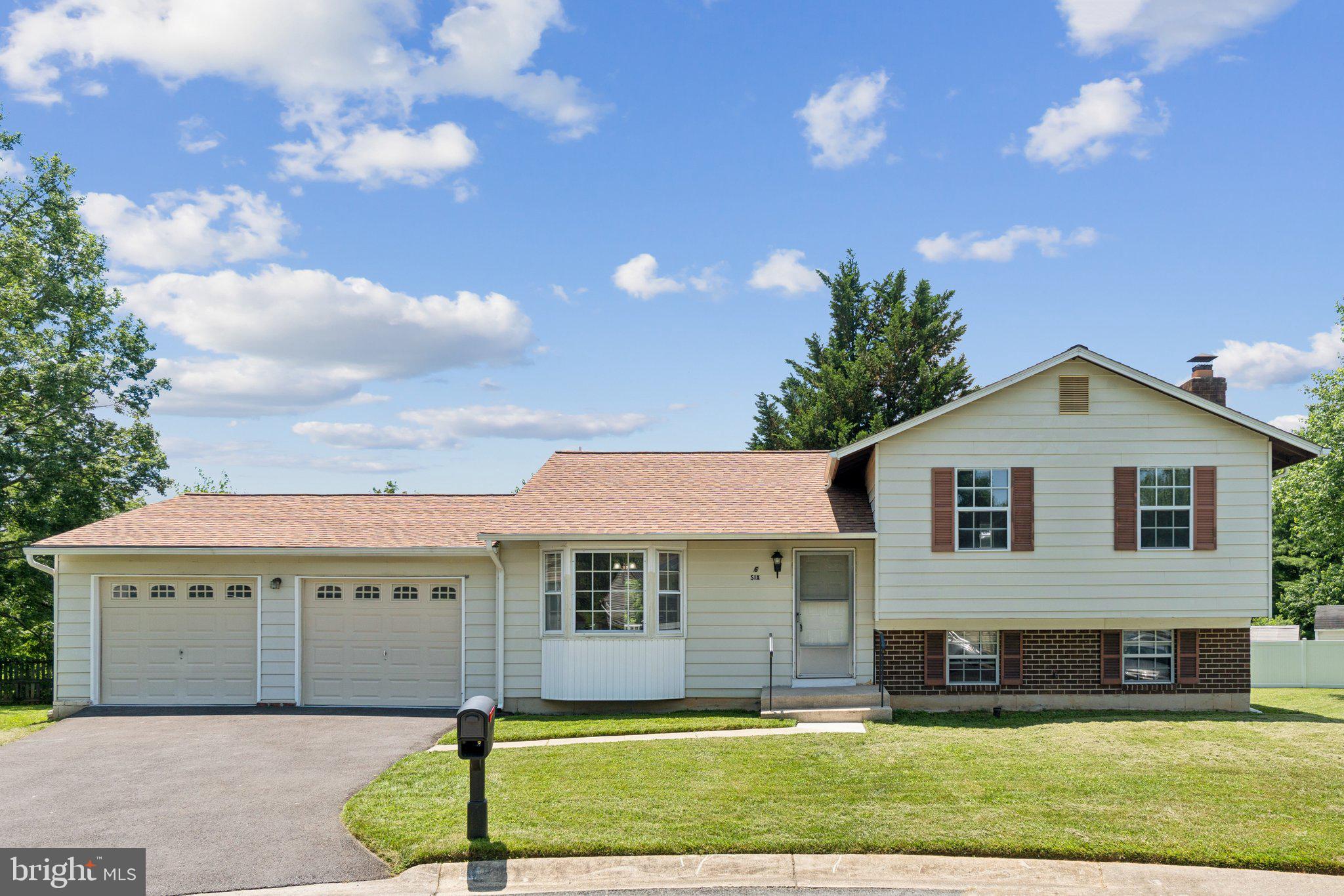 FLOWER HILL - Residential