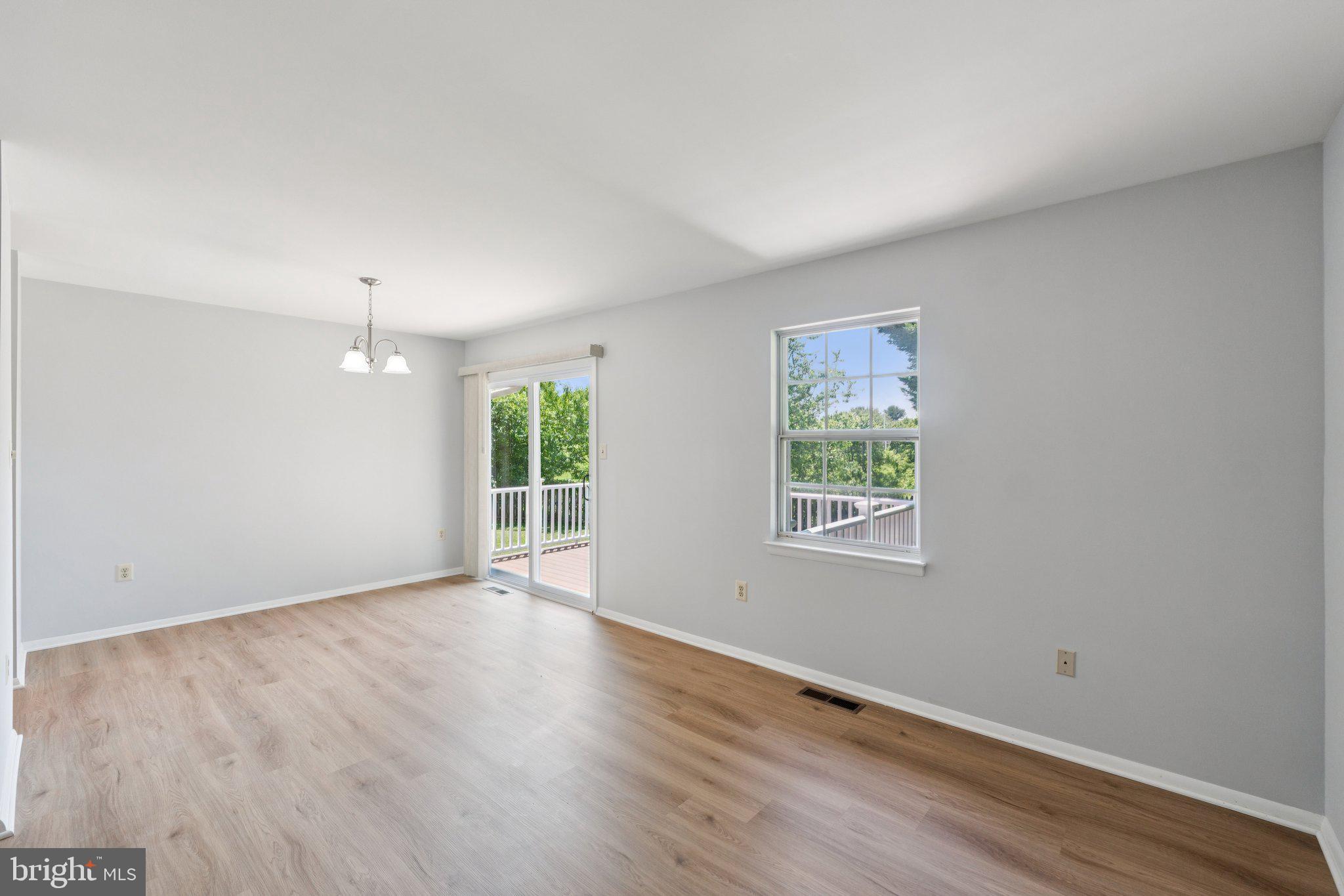 FLOWER HILL - Residential