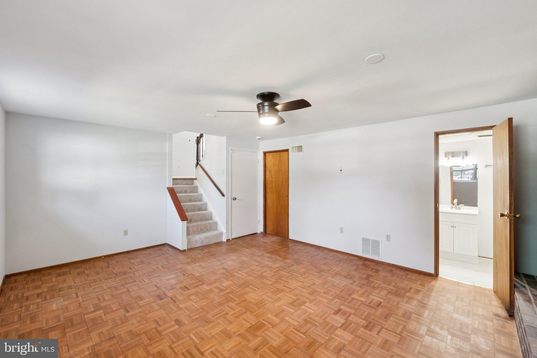 FLOWER HILL - Residential