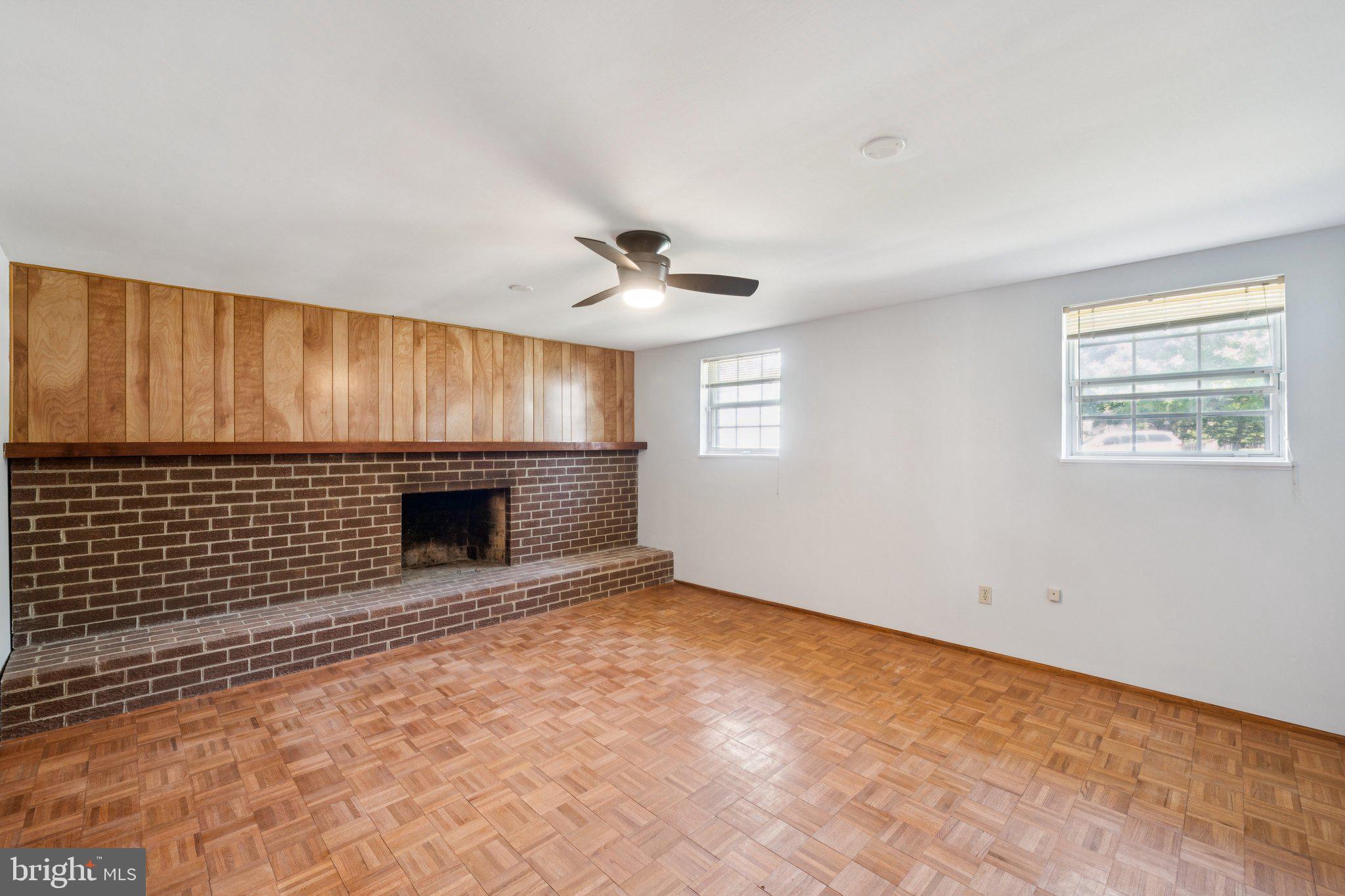 FLOWER HILL - Residential