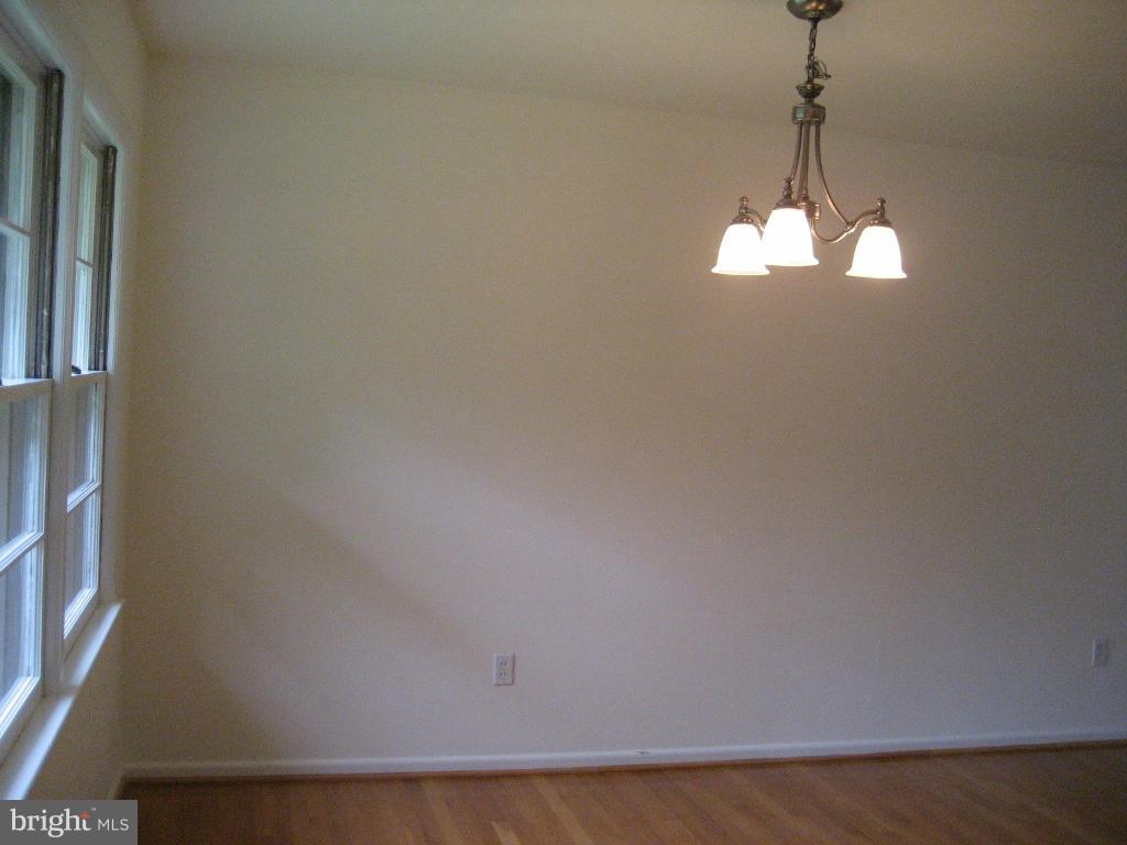 VIENNA WOODS - Residential Lease