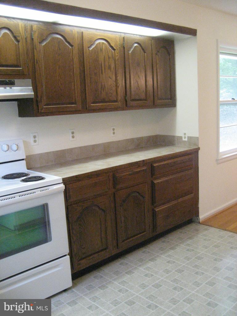 VIENNA WOODS - Residential Lease