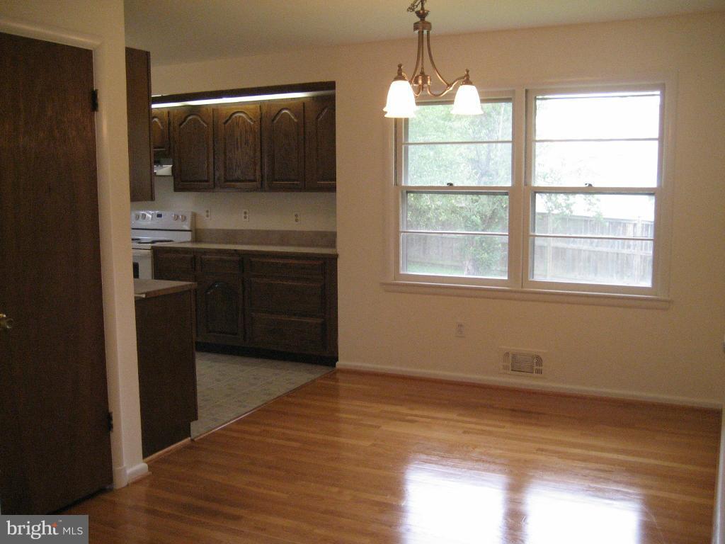 VIENNA WOODS - Residential Lease