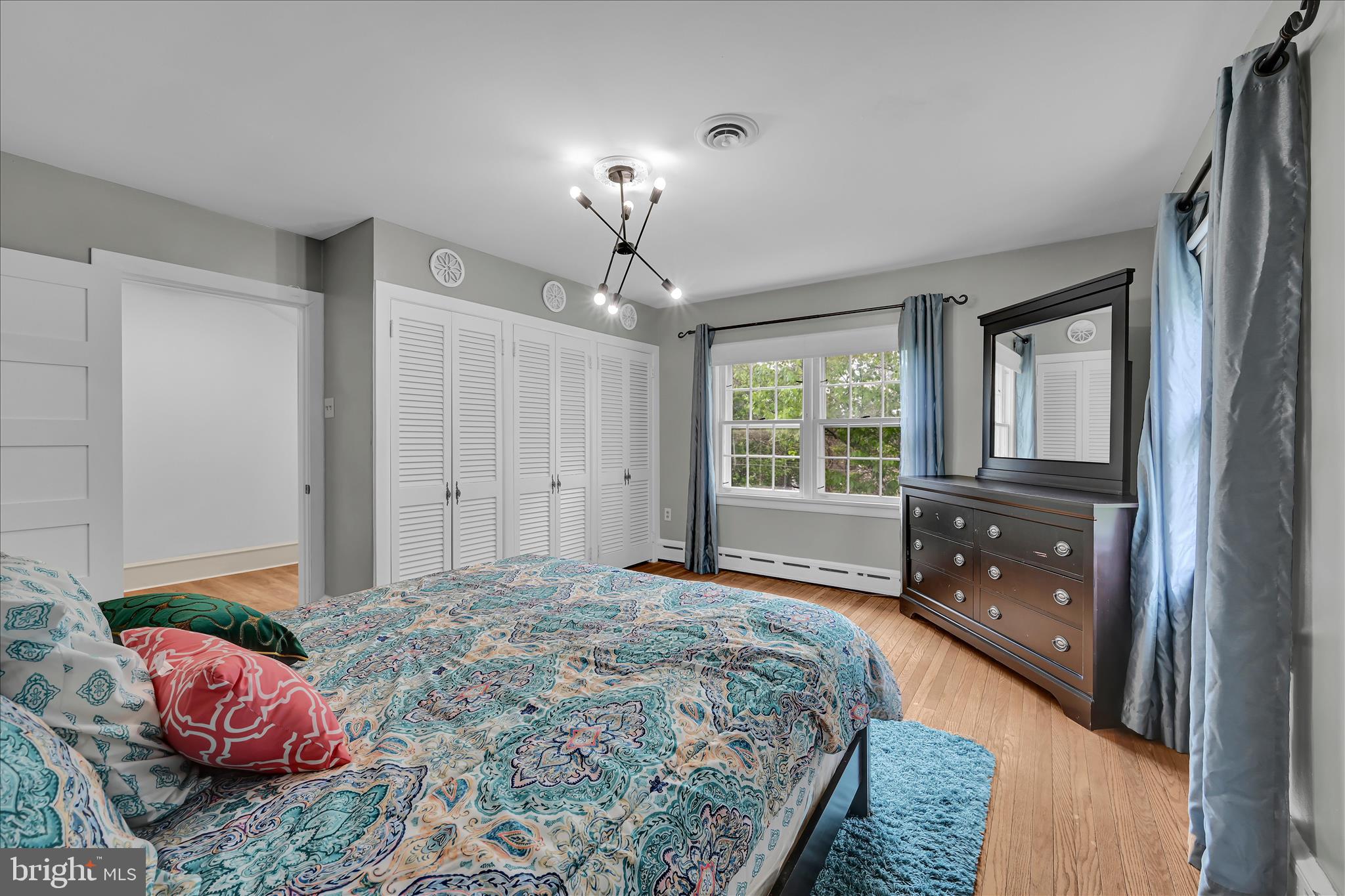 YORKVILLE - Residential
