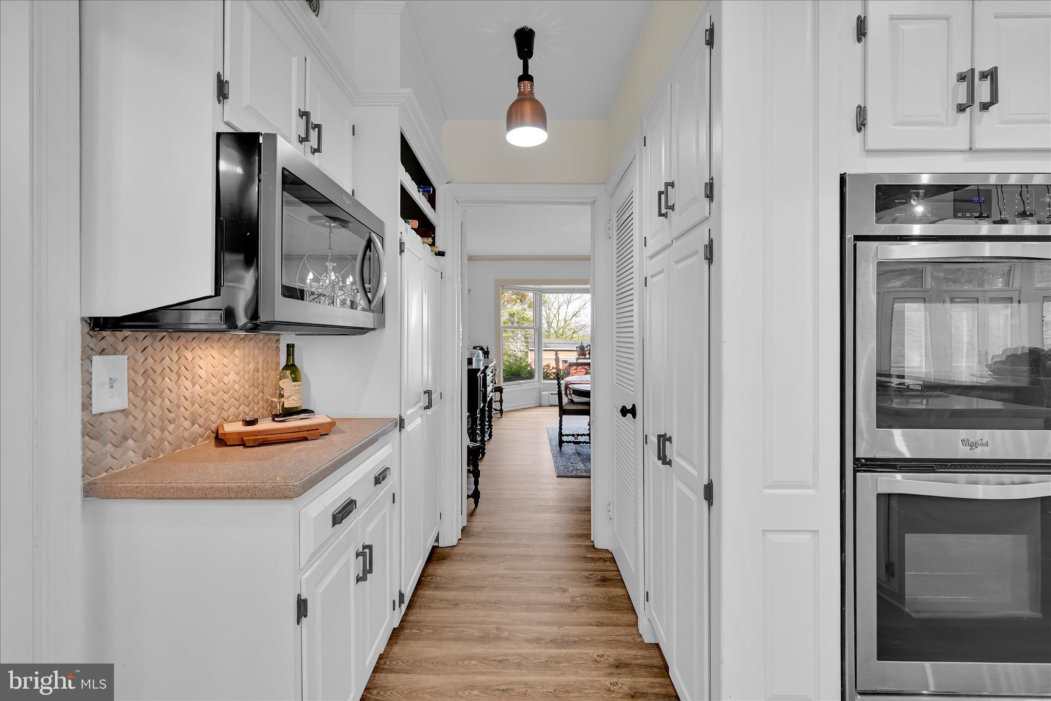 YORKVILLE - Residential