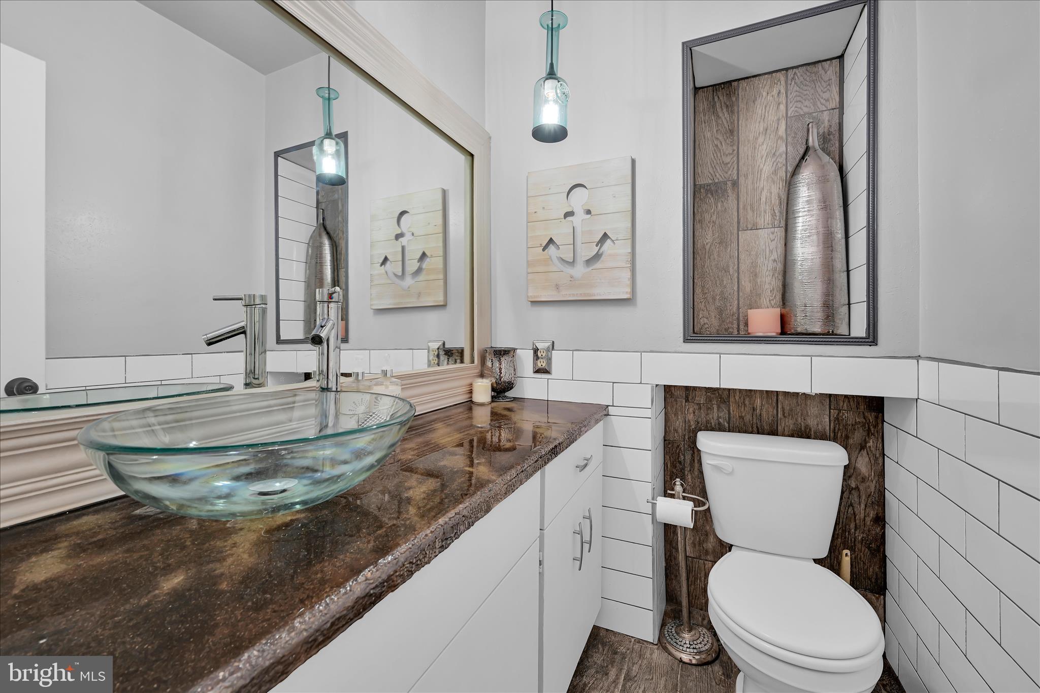 YORKVILLE - Residential