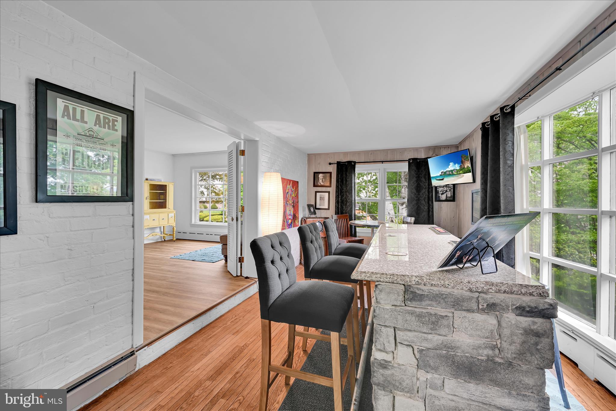 YORKVILLE - Residential