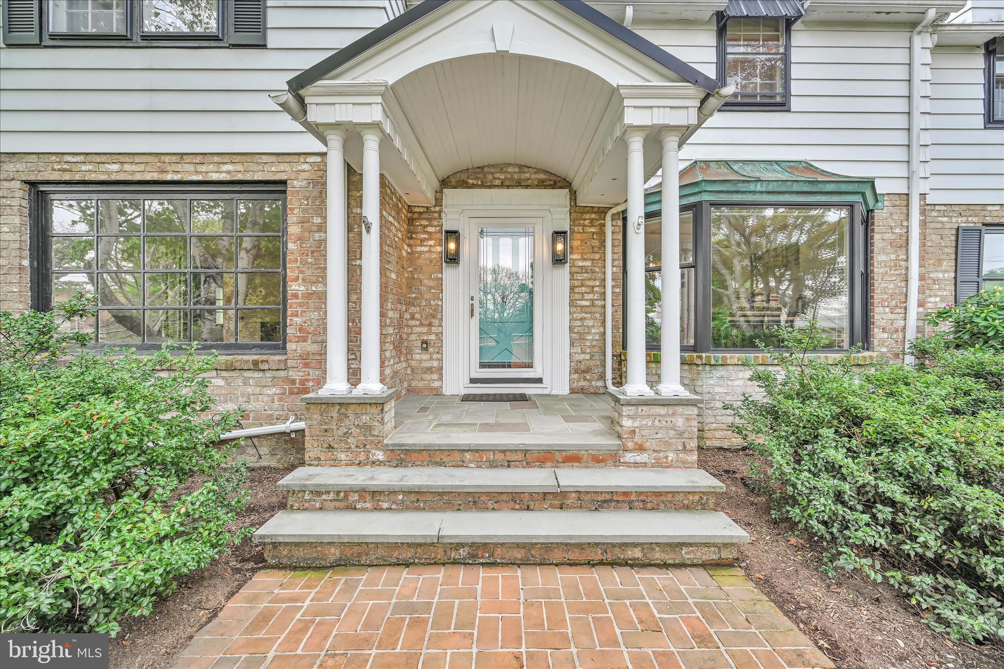 YORKVILLE - Residential