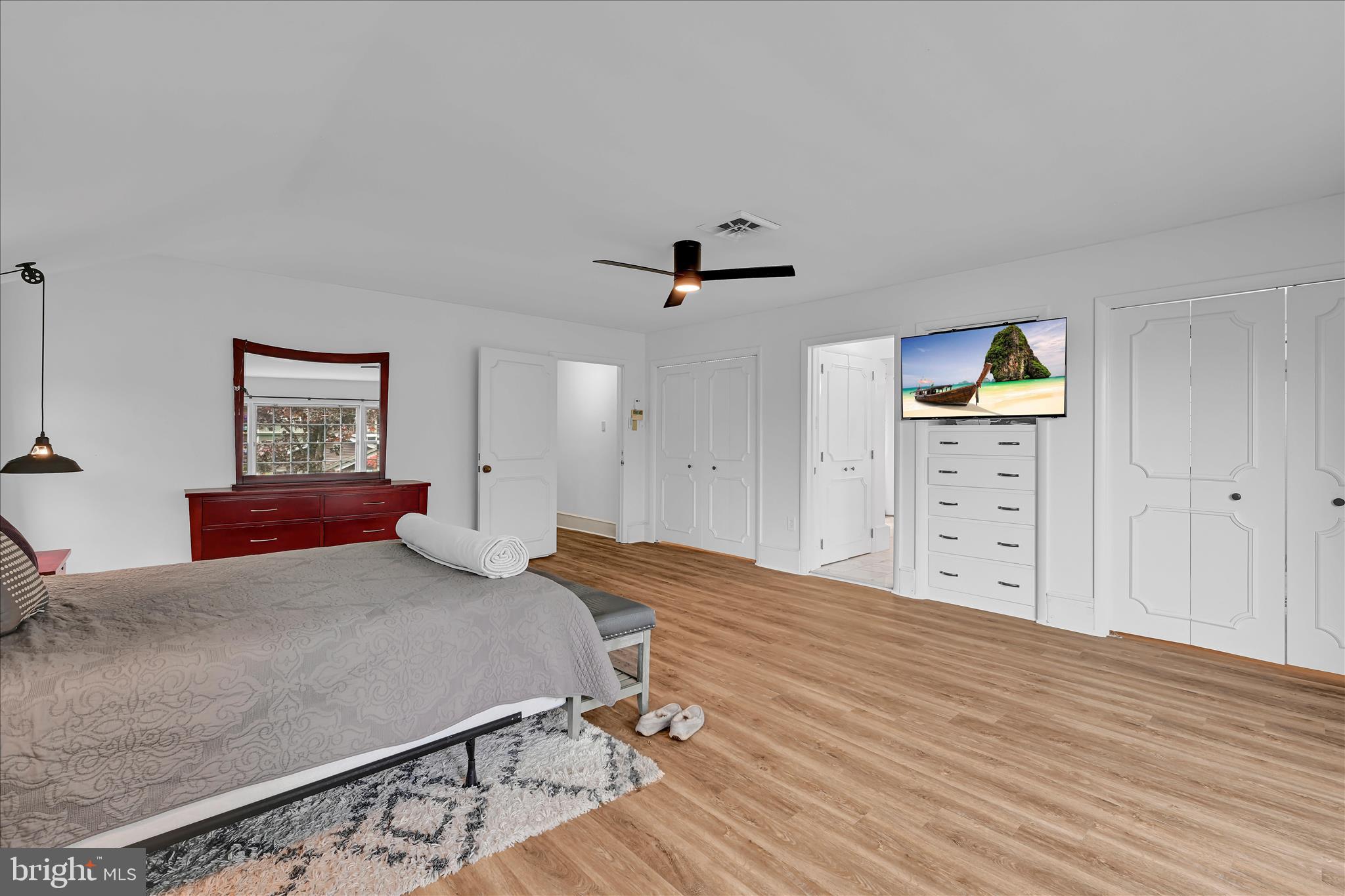 YORKVILLE - Residential