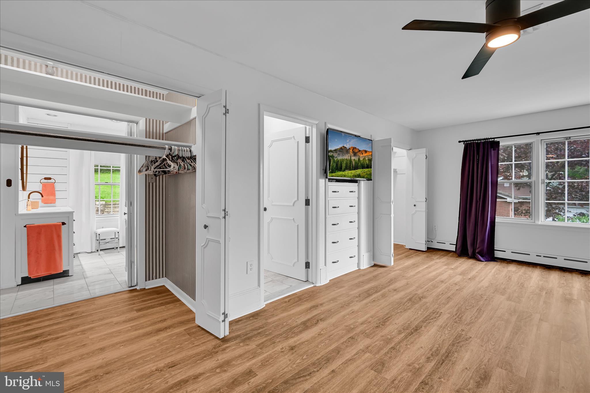 YORKVILLE - Residential