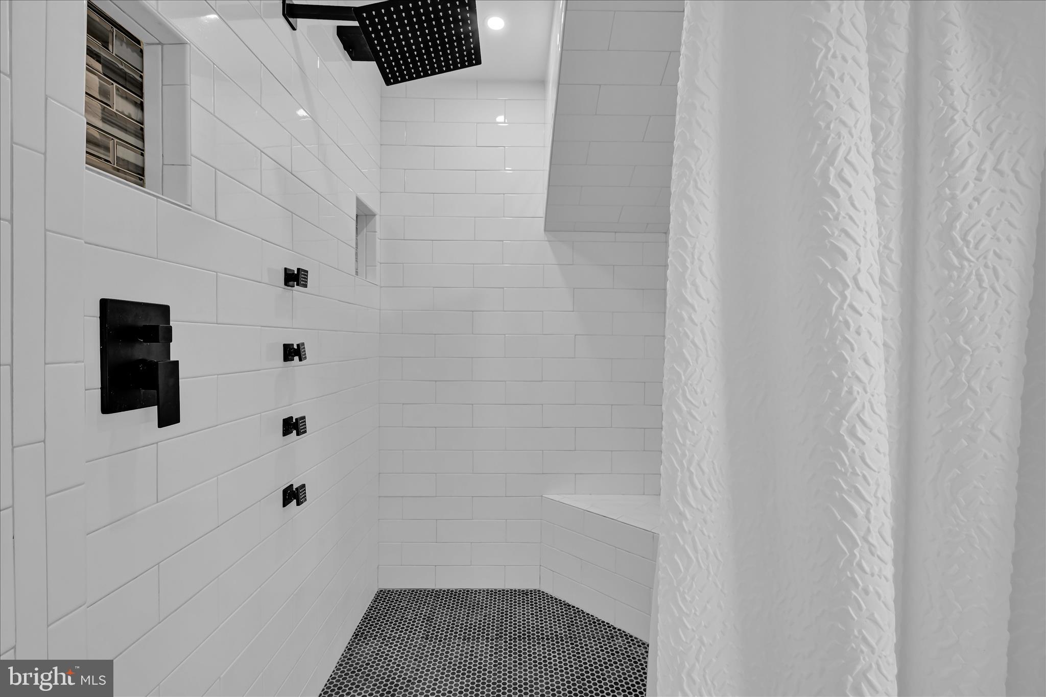 YORKVILLE - Residential