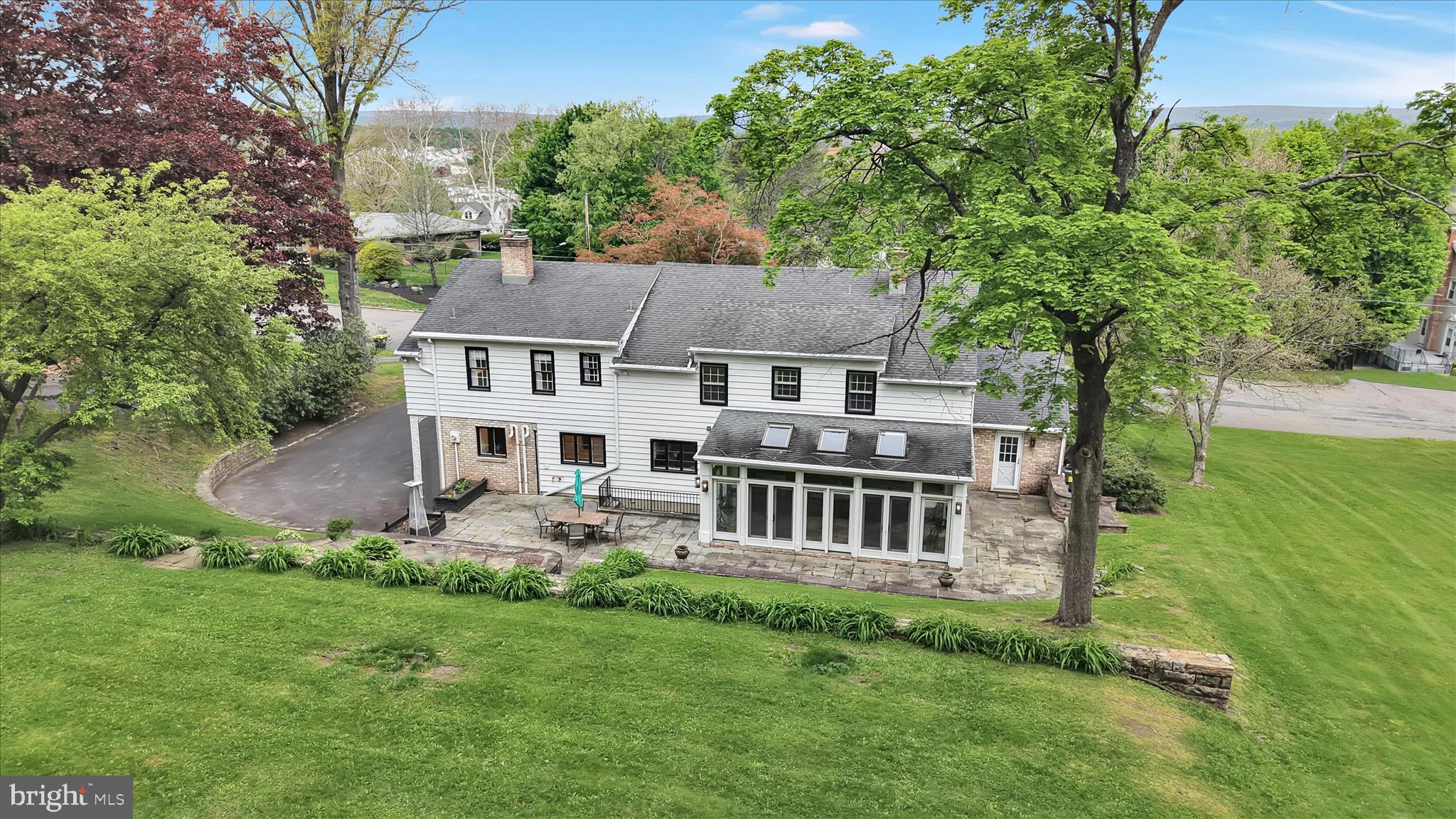 YORKVILLE - Residential