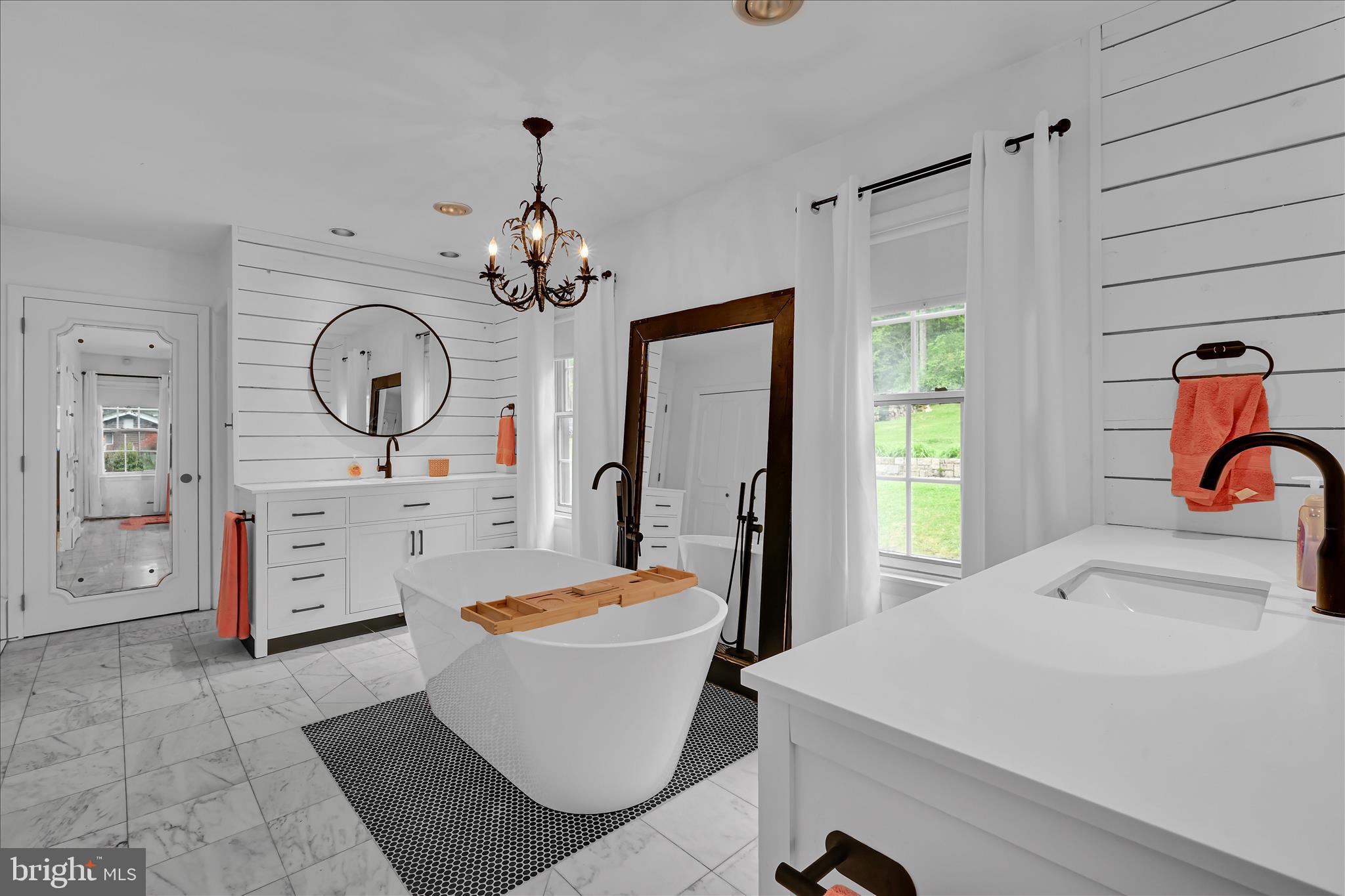 YORKVILLE - Residential