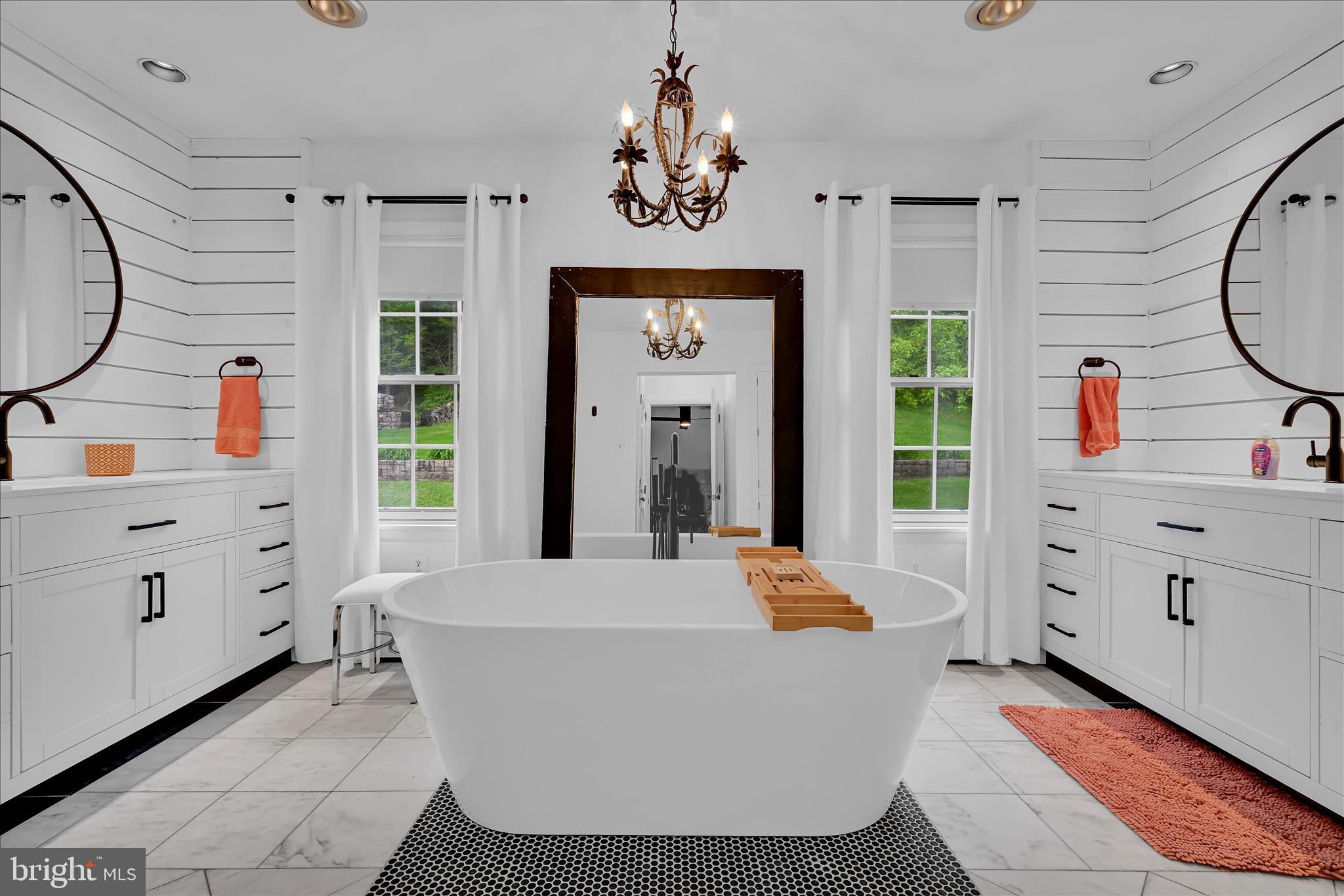 YORKVILLE - Residential