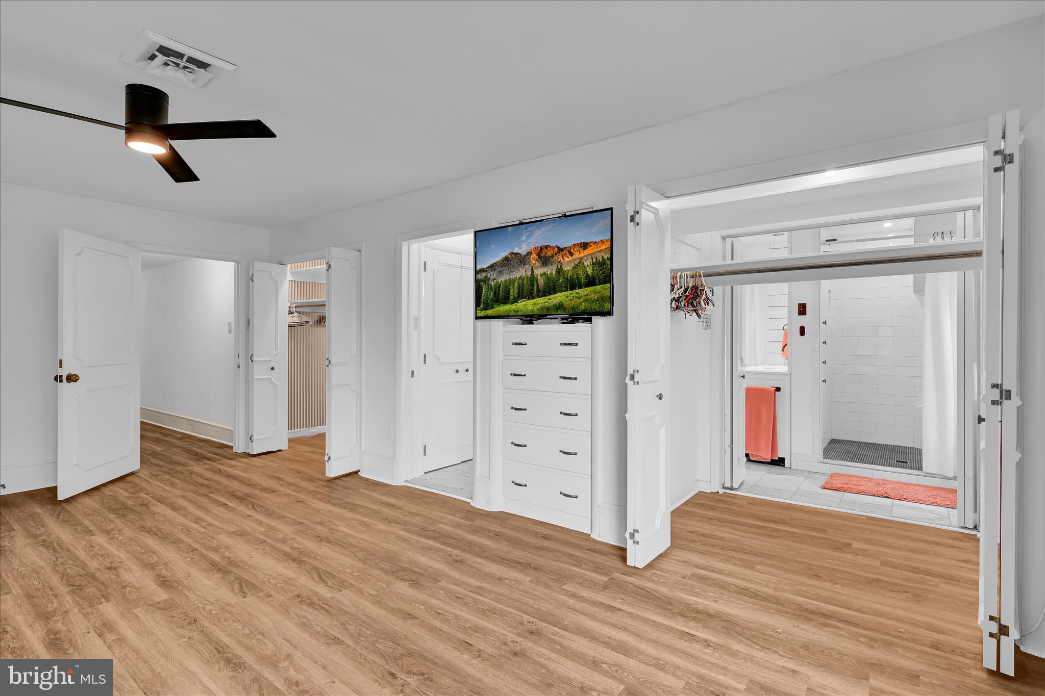 YORKVILLE - Residential