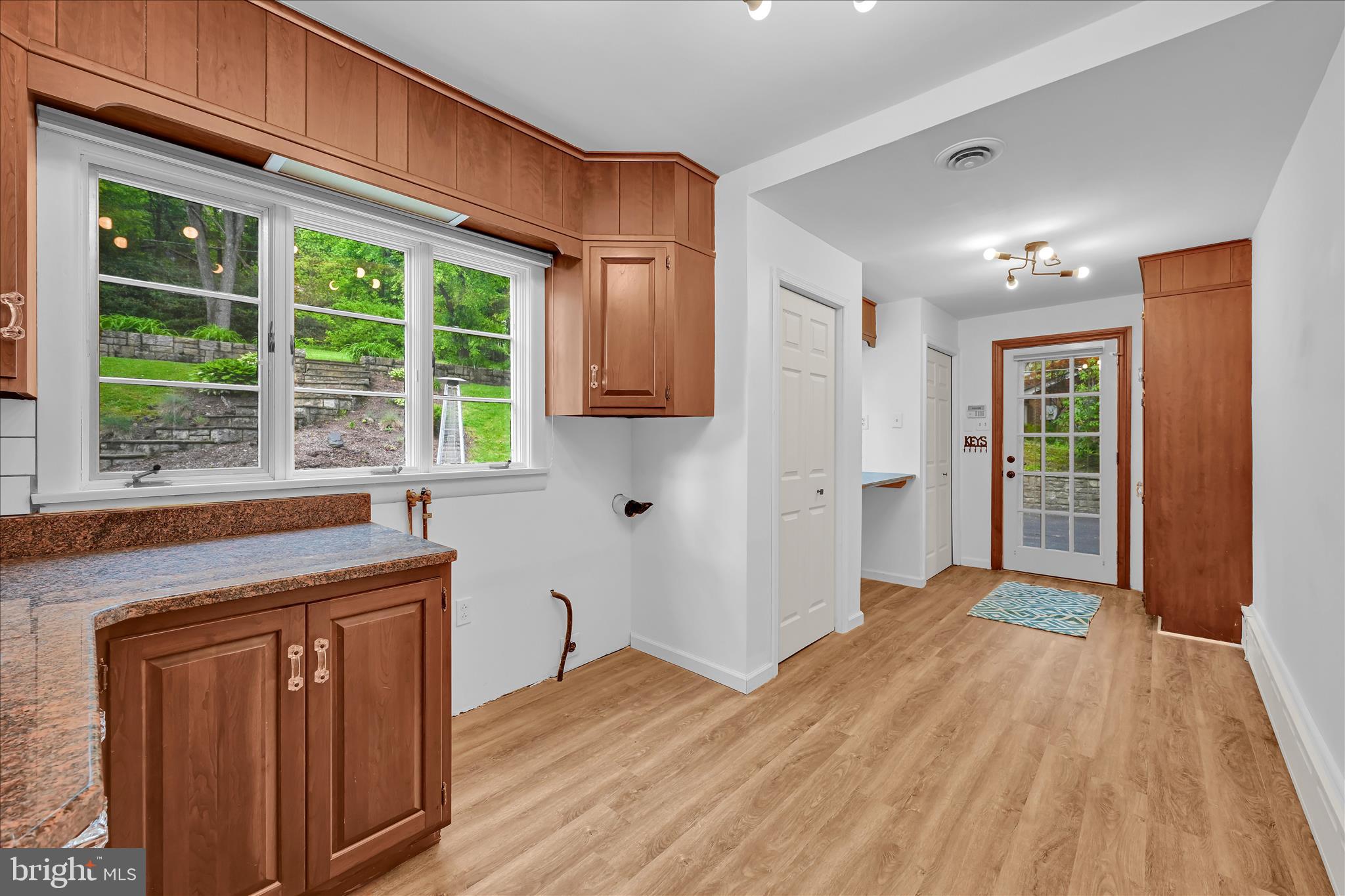 YORKVILLE - Residential
