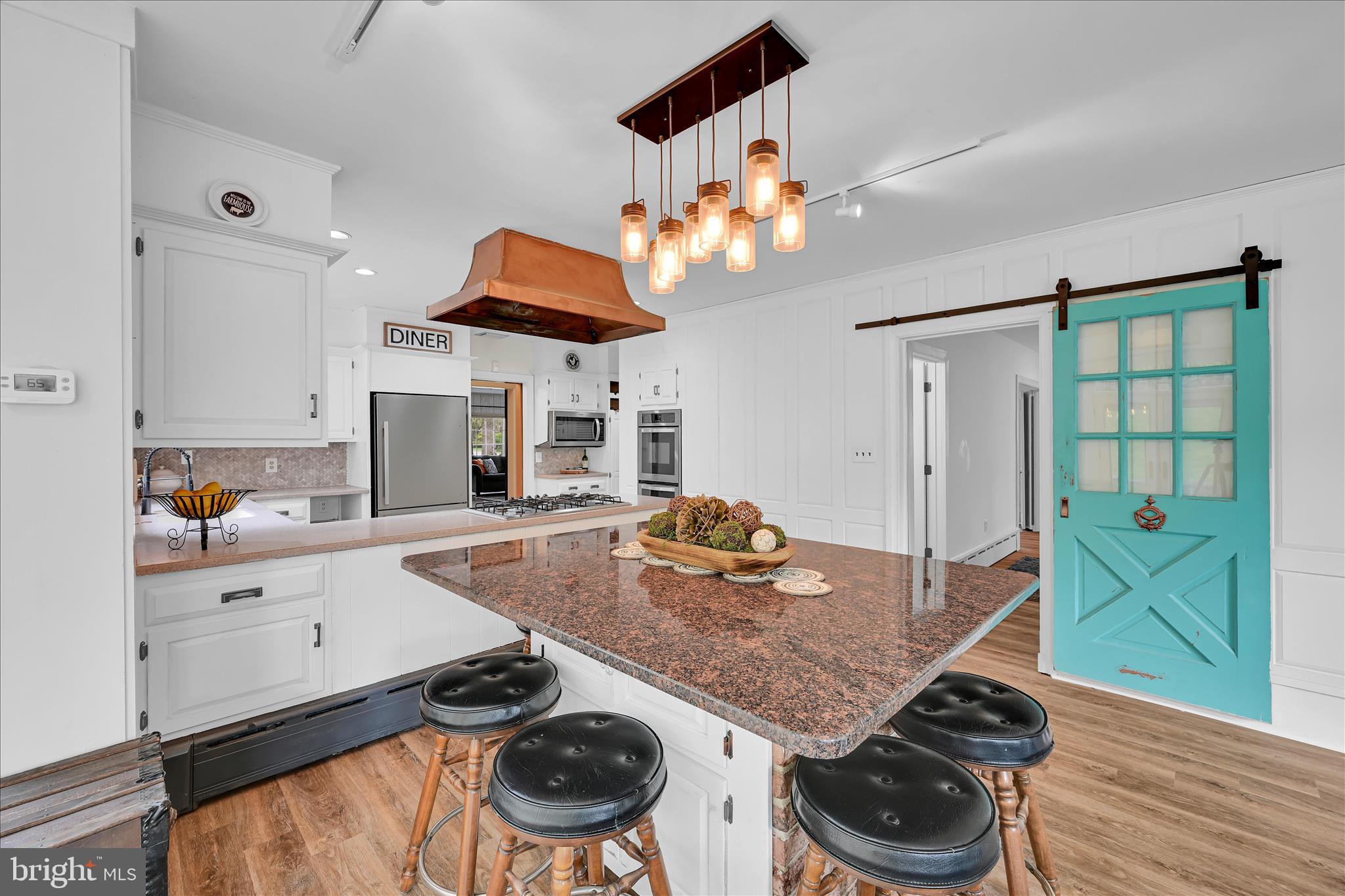 YORKVILLE - Residential