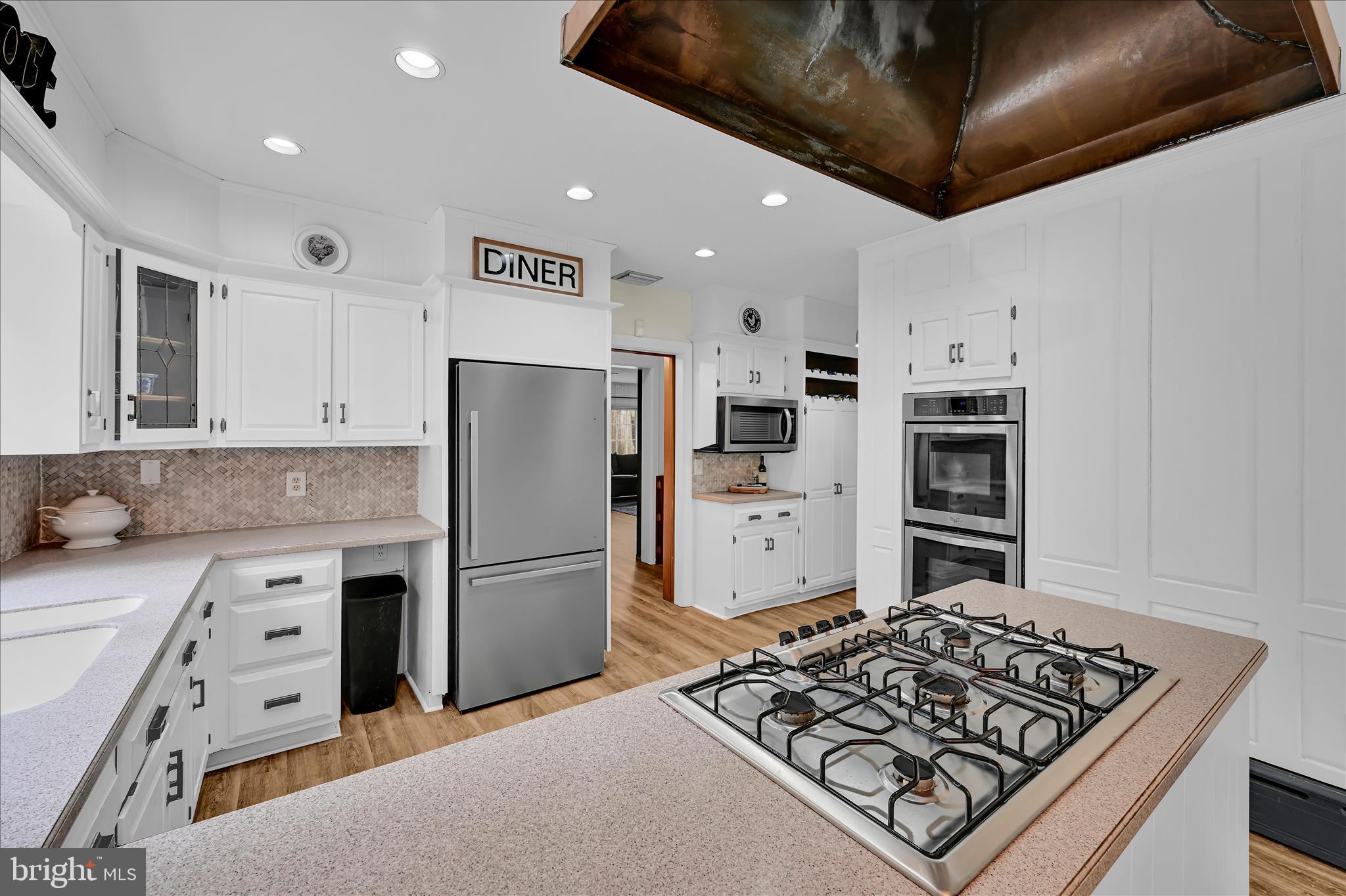 YORKVILLE - Residential