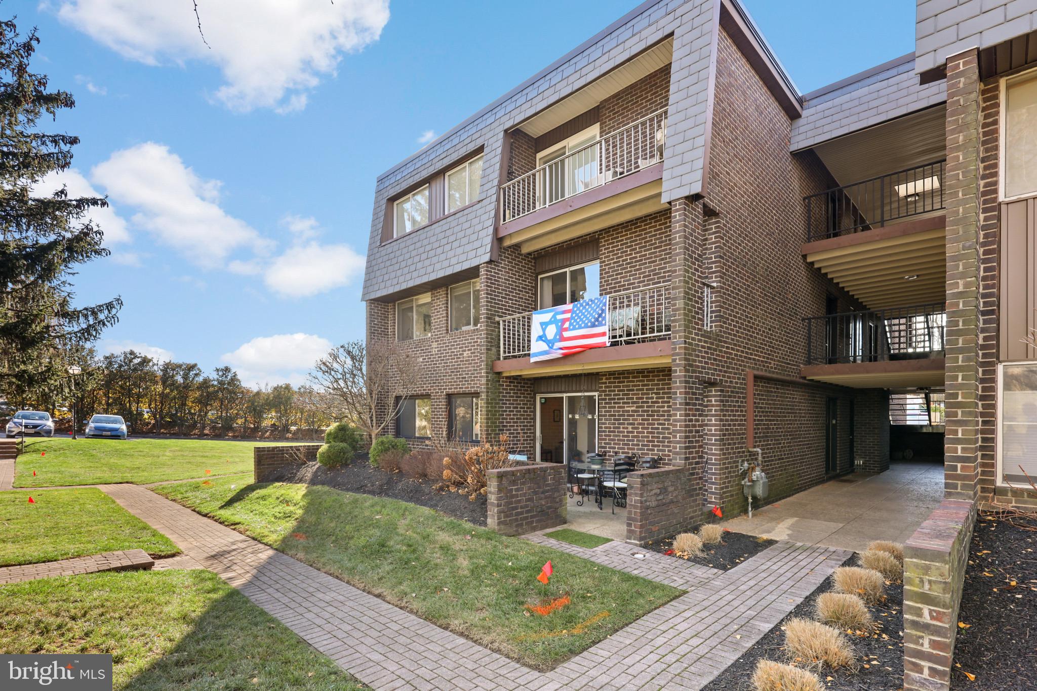 STEVENSON VILLAGE CONDO - Residential