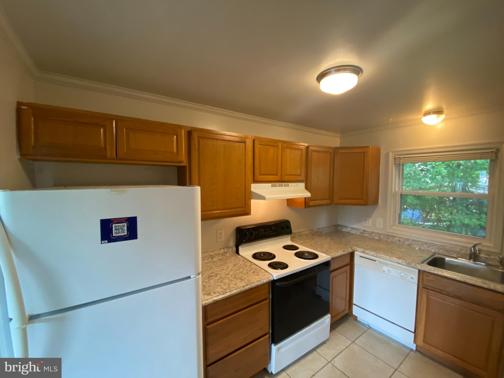 ROSELAND - Residential Lease