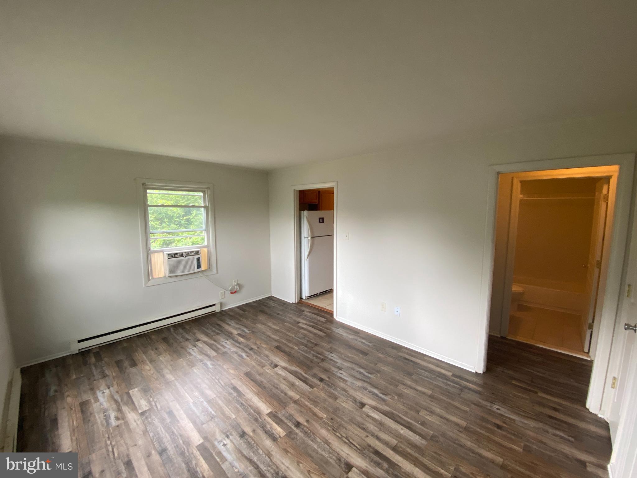 ROSELAND - Residential Lease