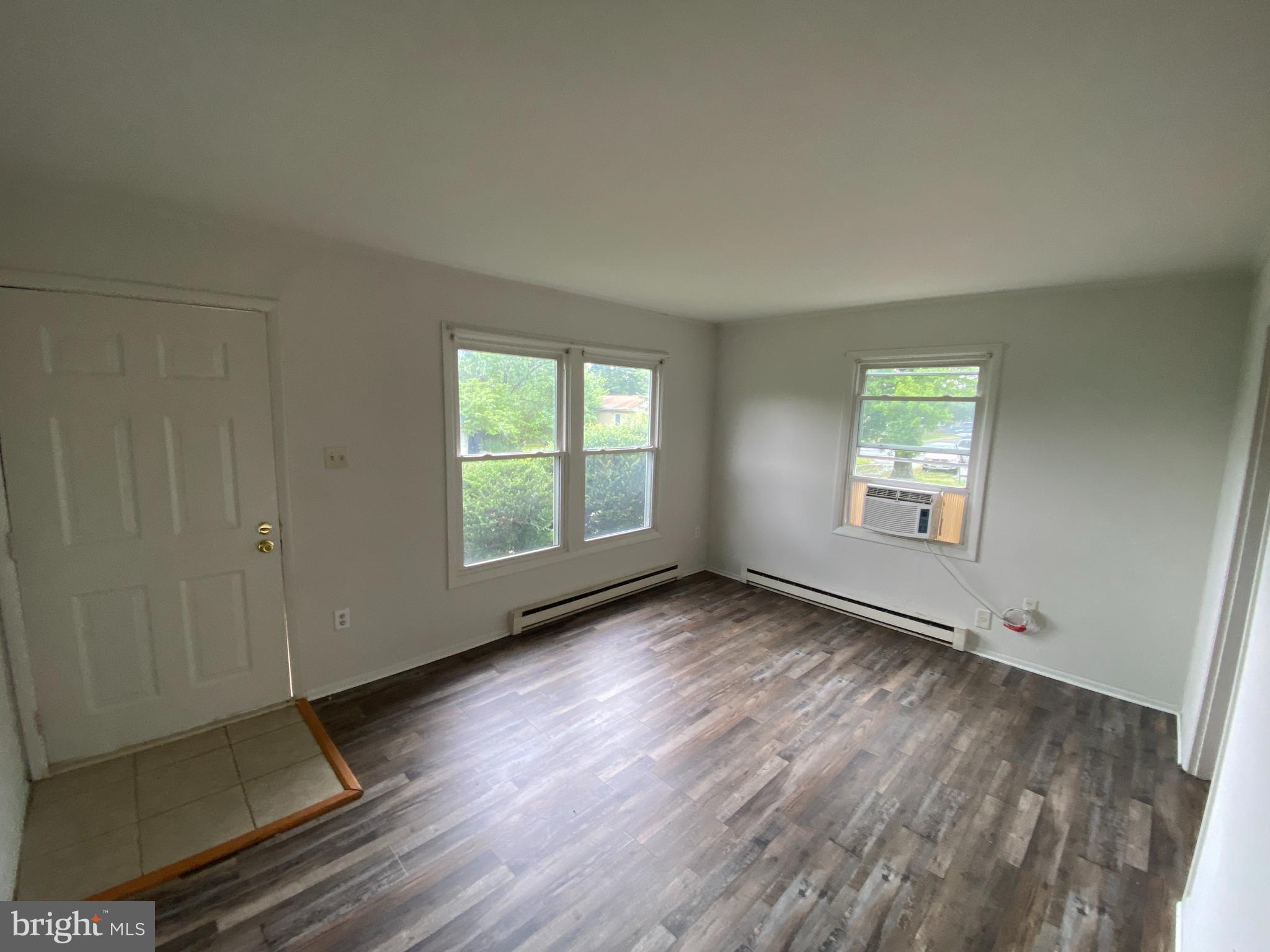 ROSELAND - Residential Lease