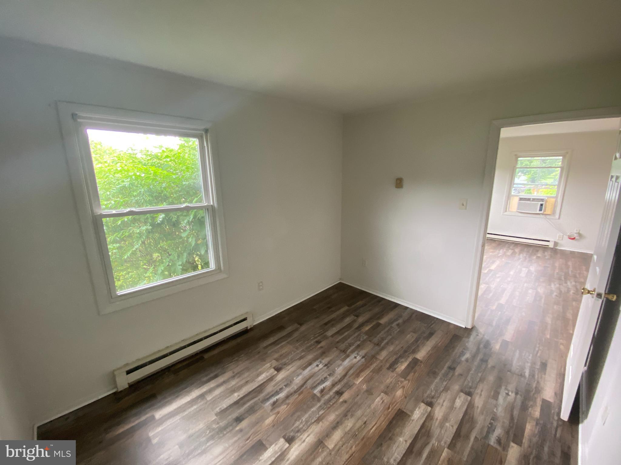 ROSELAND - Residential Lease