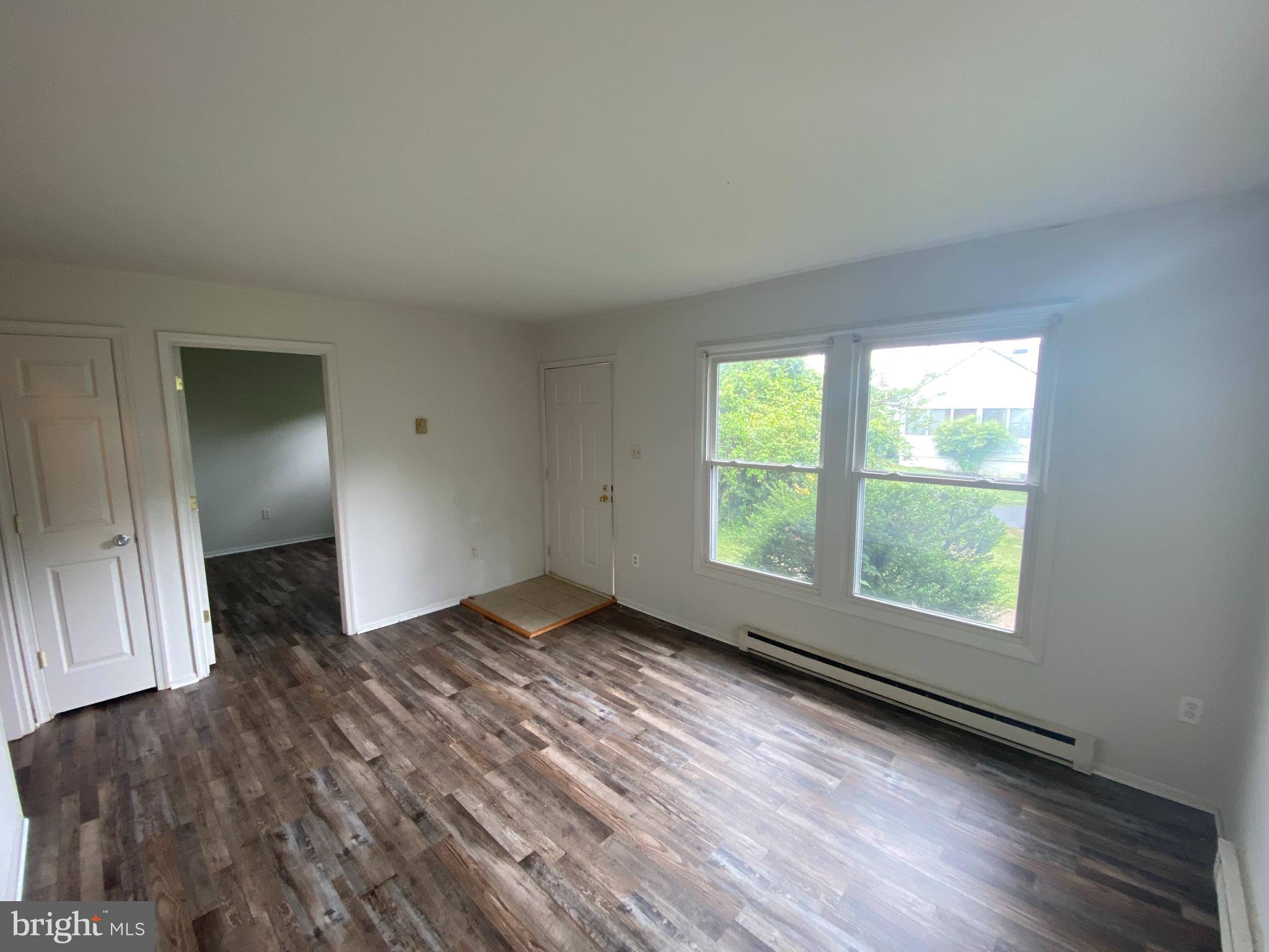 ROSELAND - Residential Lease