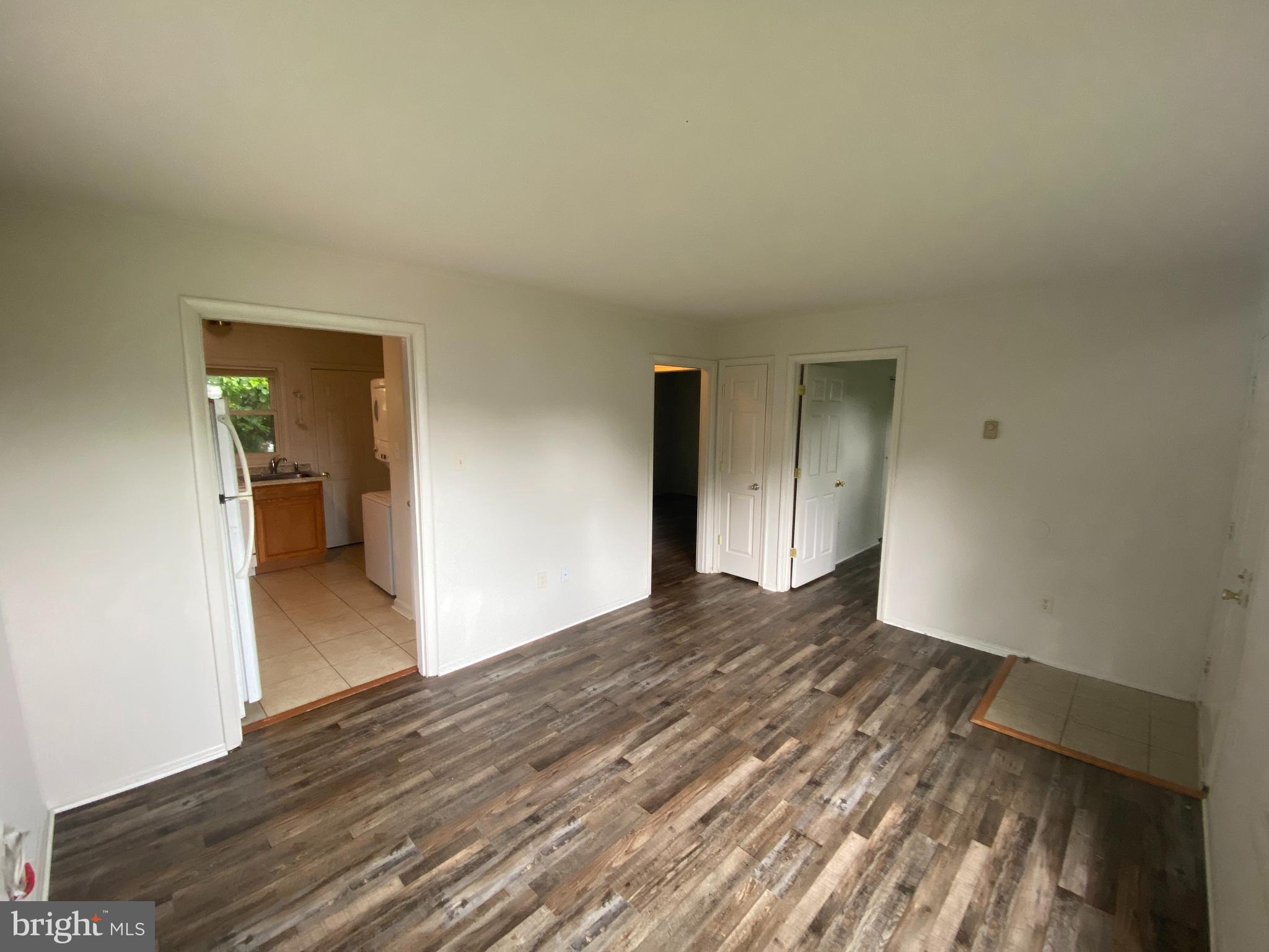 ROSELAND - Residential Lease