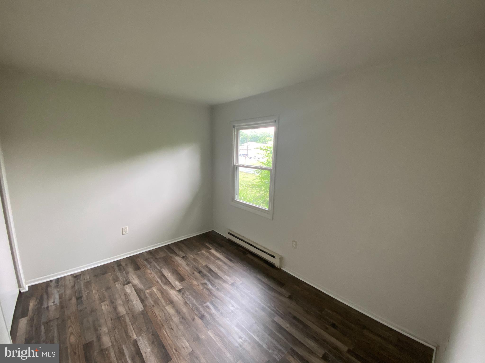 ROSELAND - Residential Lease