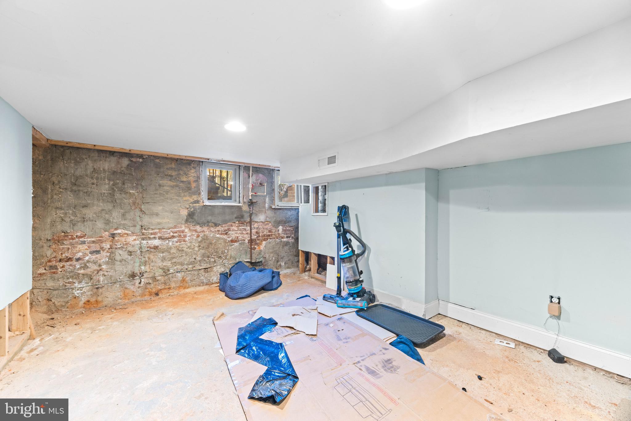 RIVERSIDE - Residential