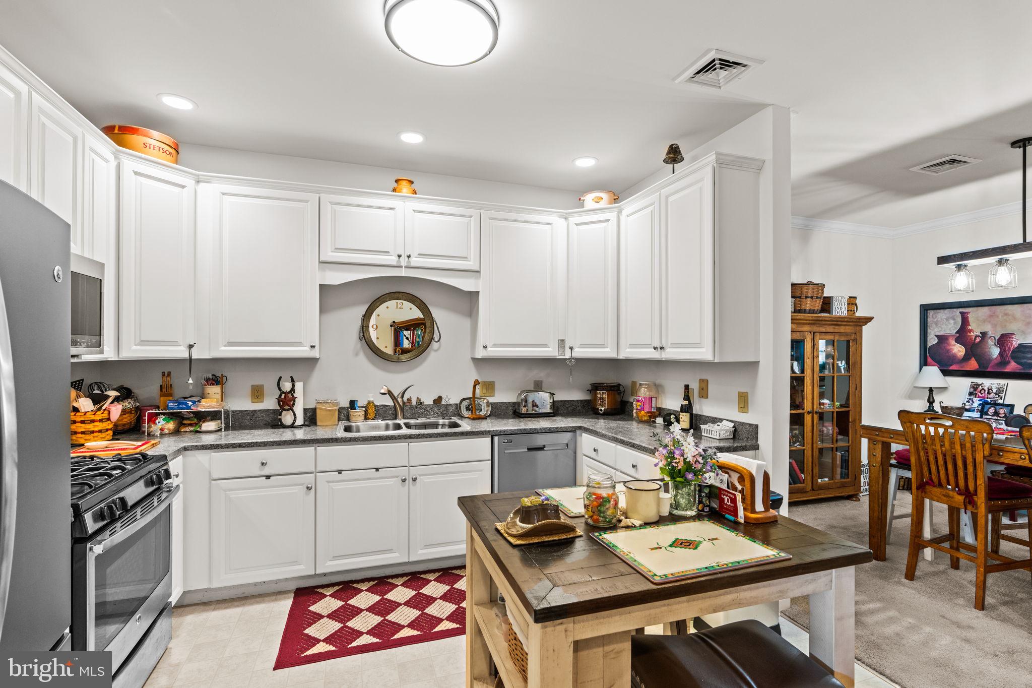 LEHMAN'S CROSSING - Residential