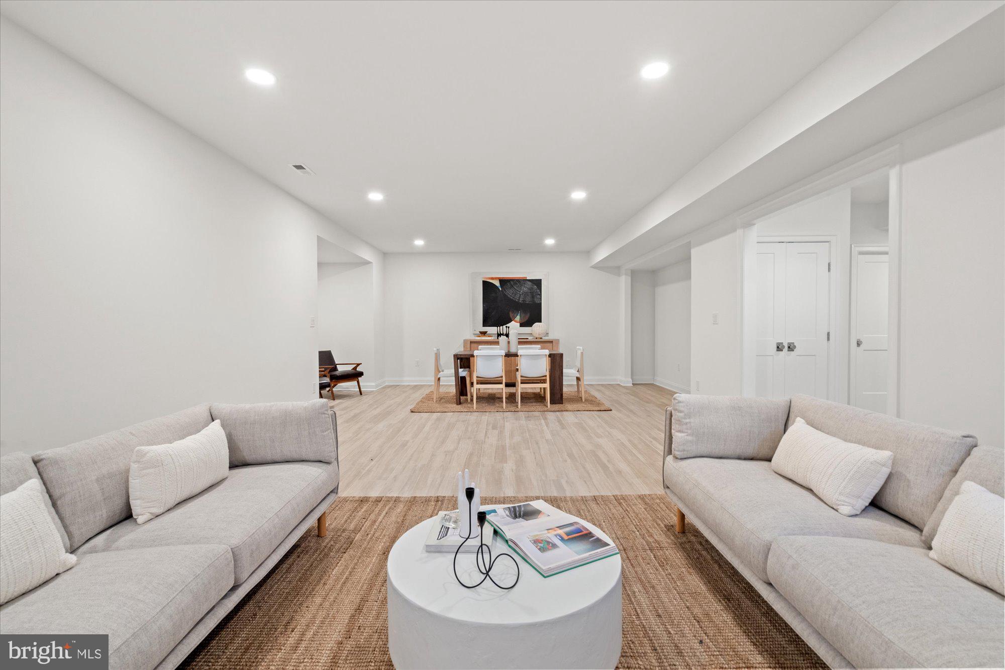 MONTICELLO PARK - Residential