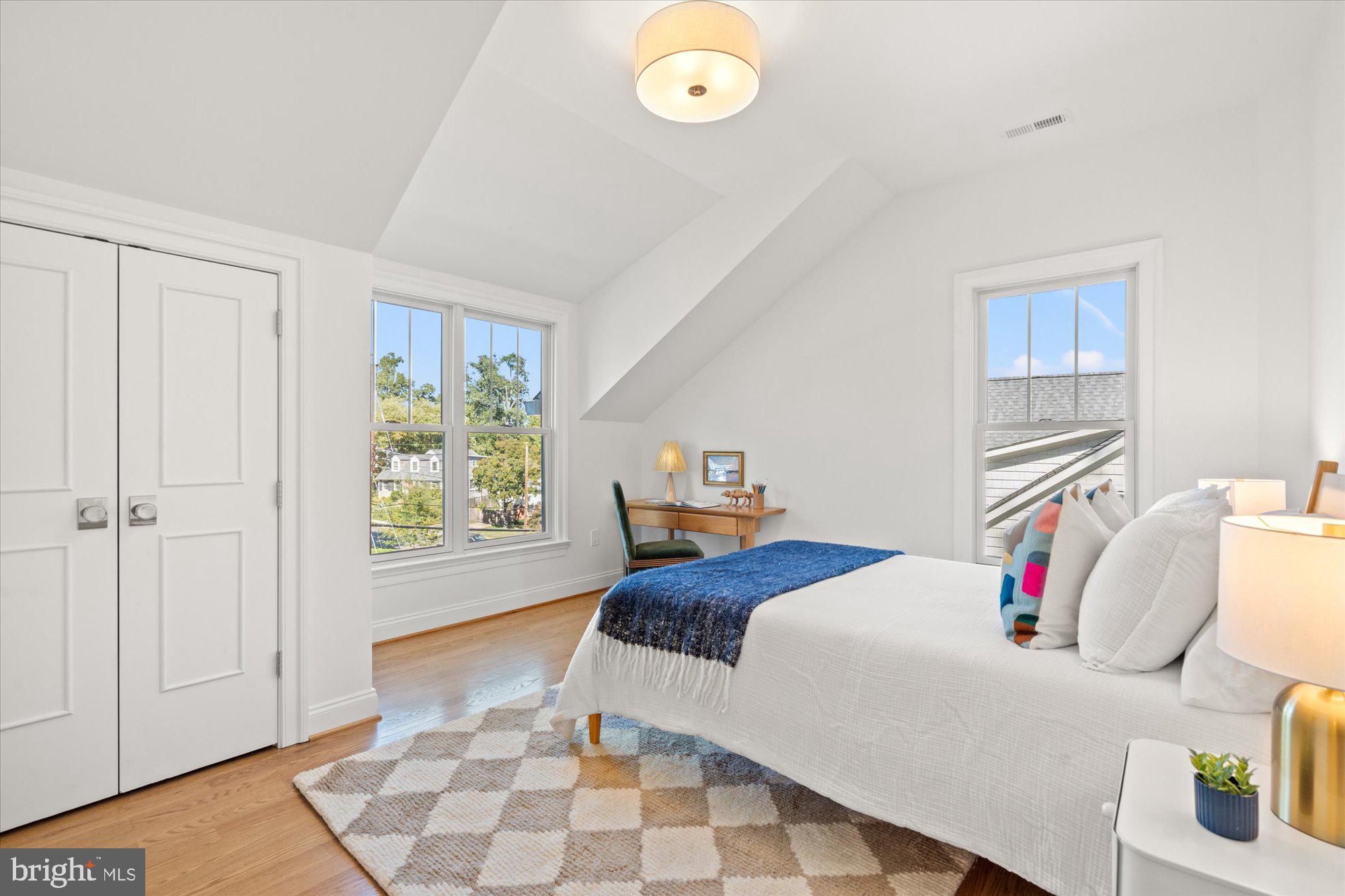 MONTICELLO PARK - Residential