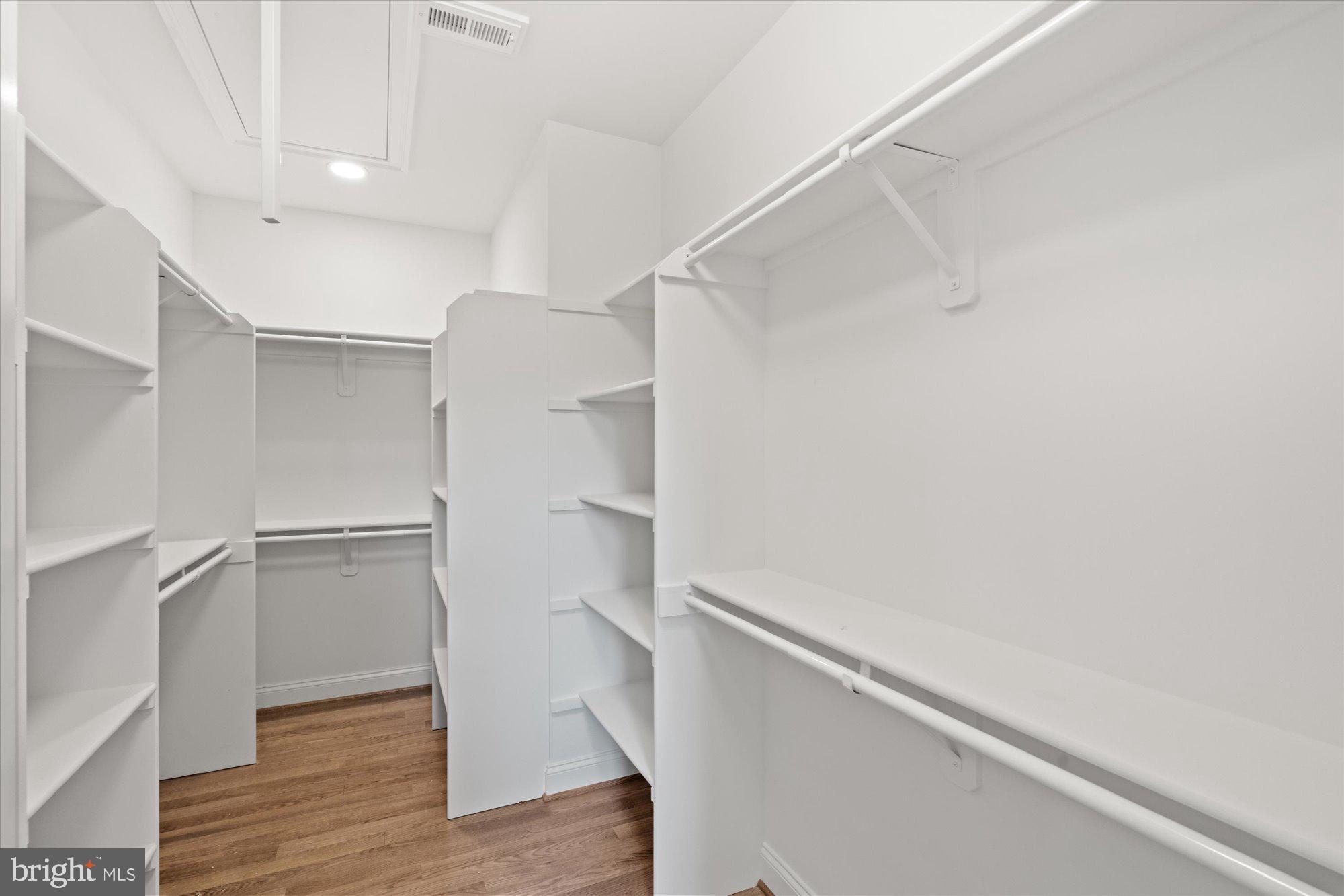 MONTICELLO PARK - Residential