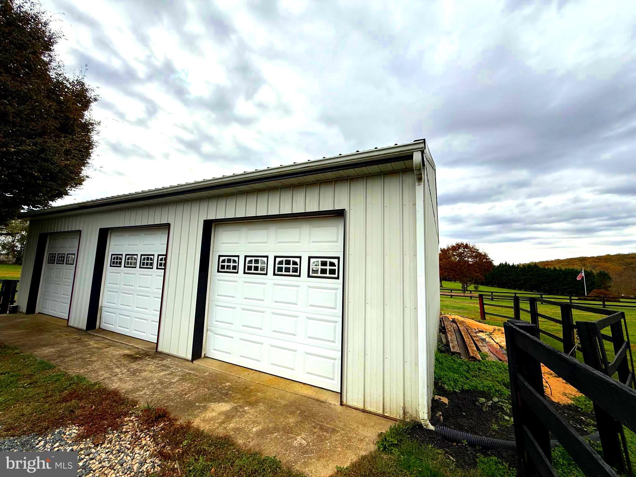 OAK HILL FARMS - Residential