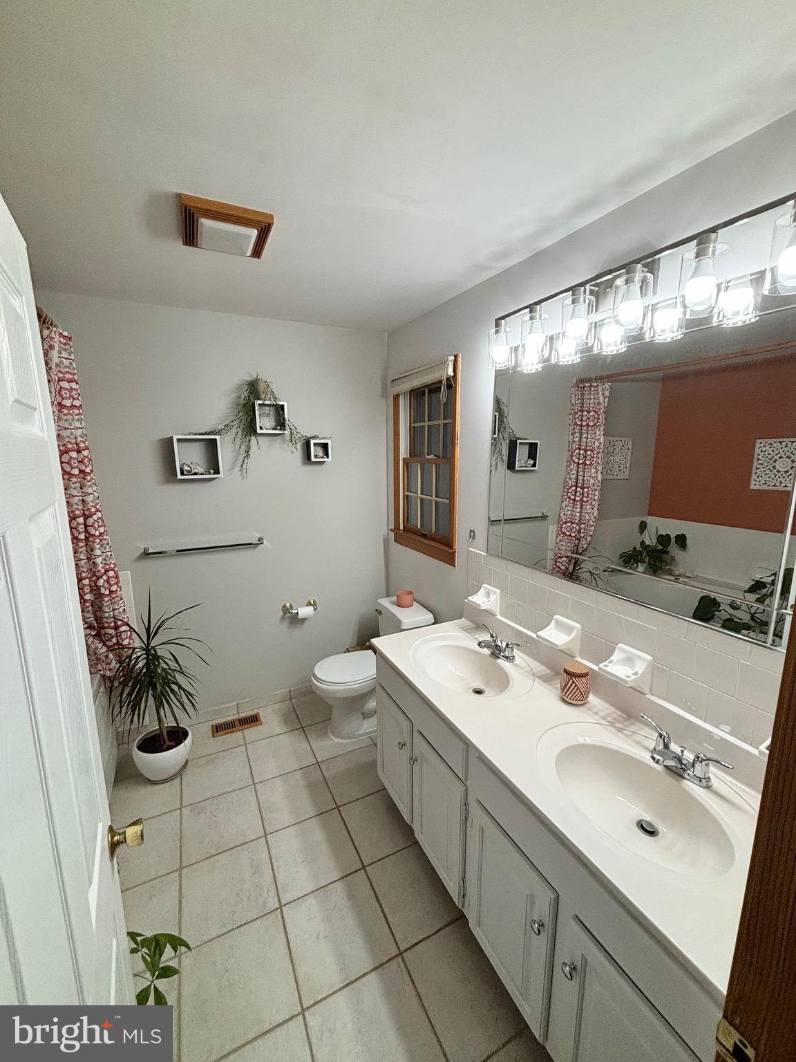 OAK HILL FARMS - Residential