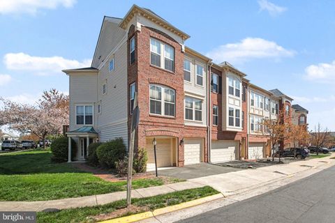 42464 REGAL WOOD DRIVE BRAMBLETON VA 20148