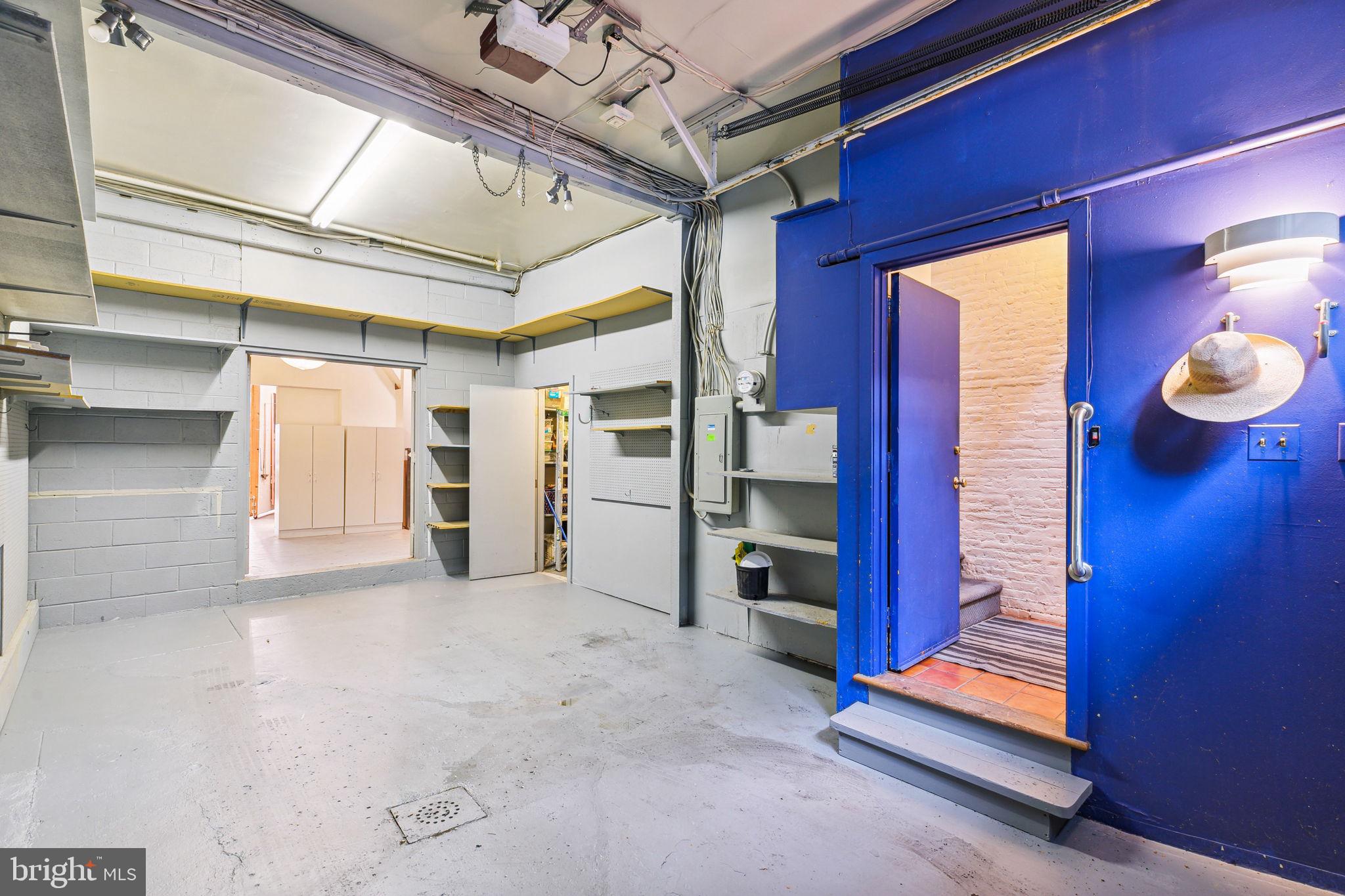 ART MUSEUM AREA - Residential