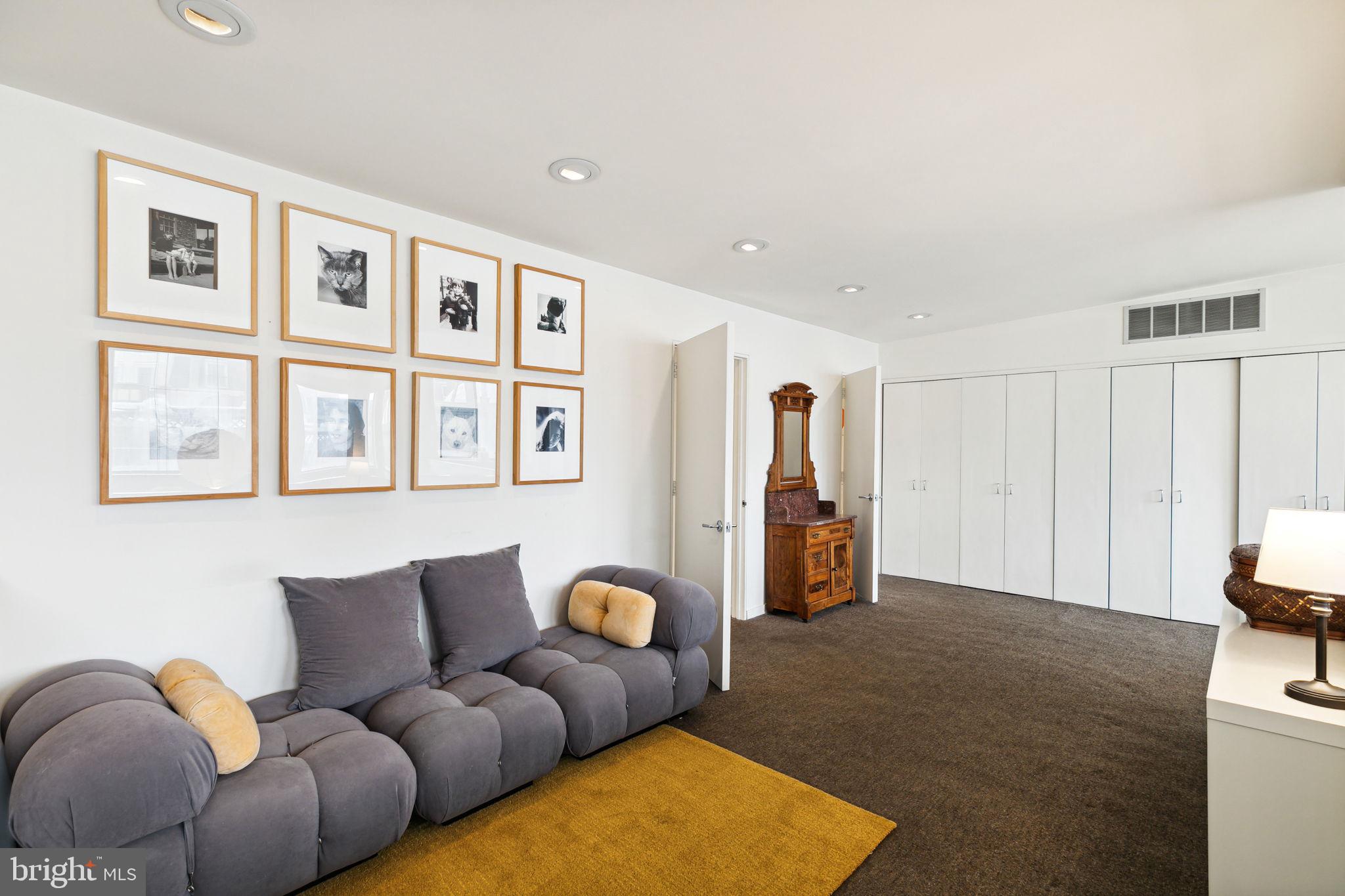 ART MUSEUM AREA - Residential