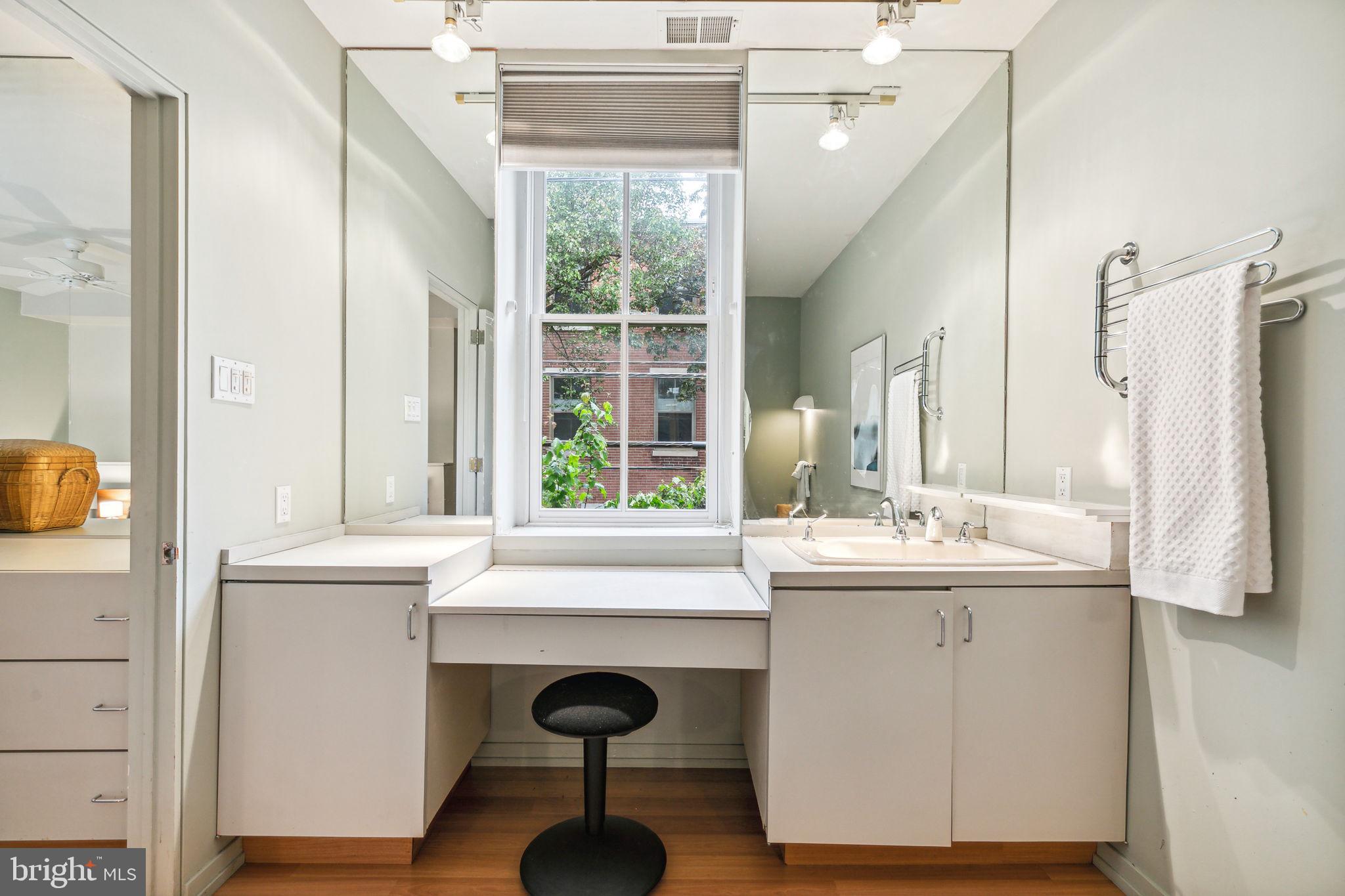 ART MUSEUM AREA - Residential