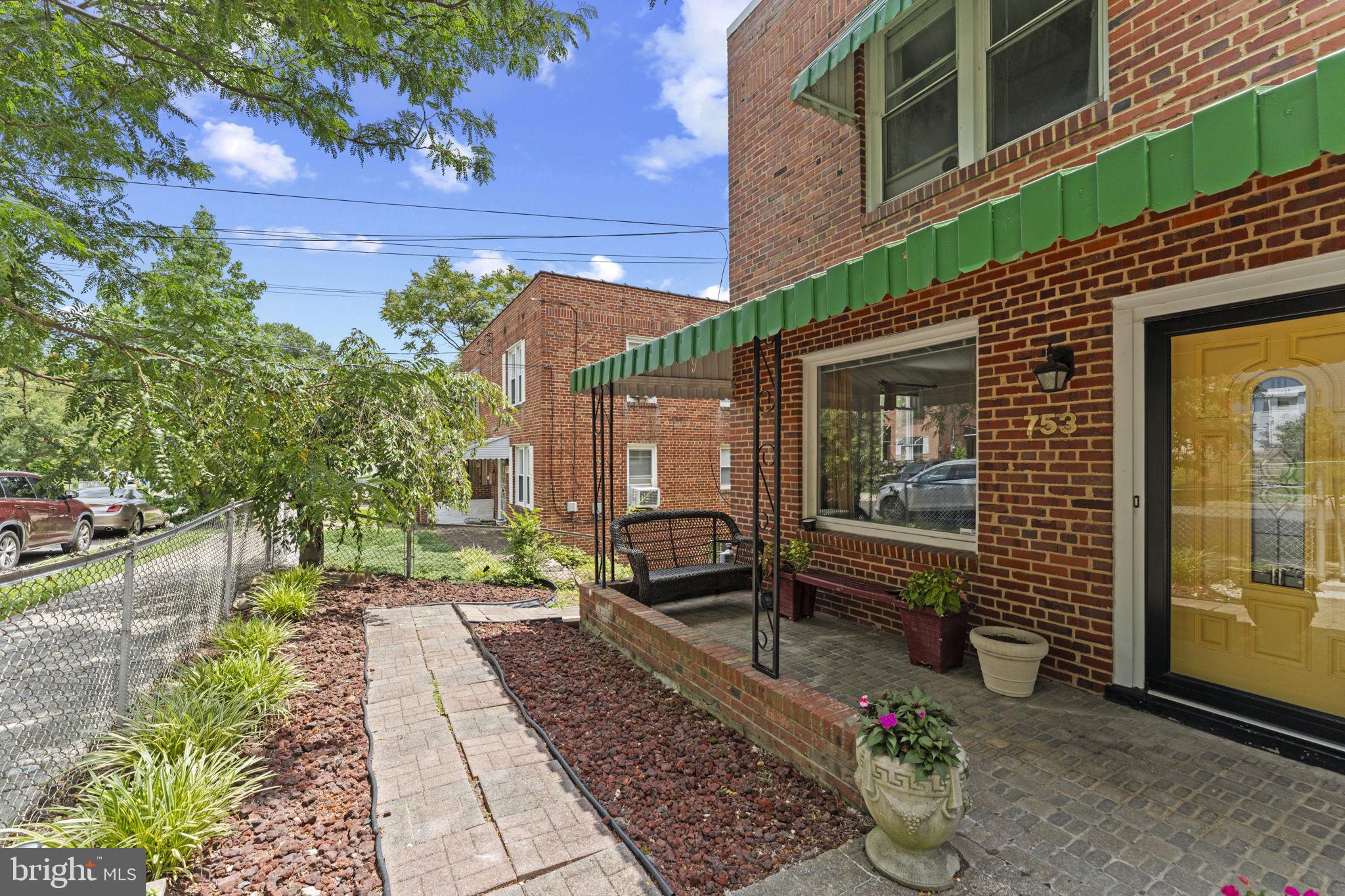 753 CONGRESS STREET SE