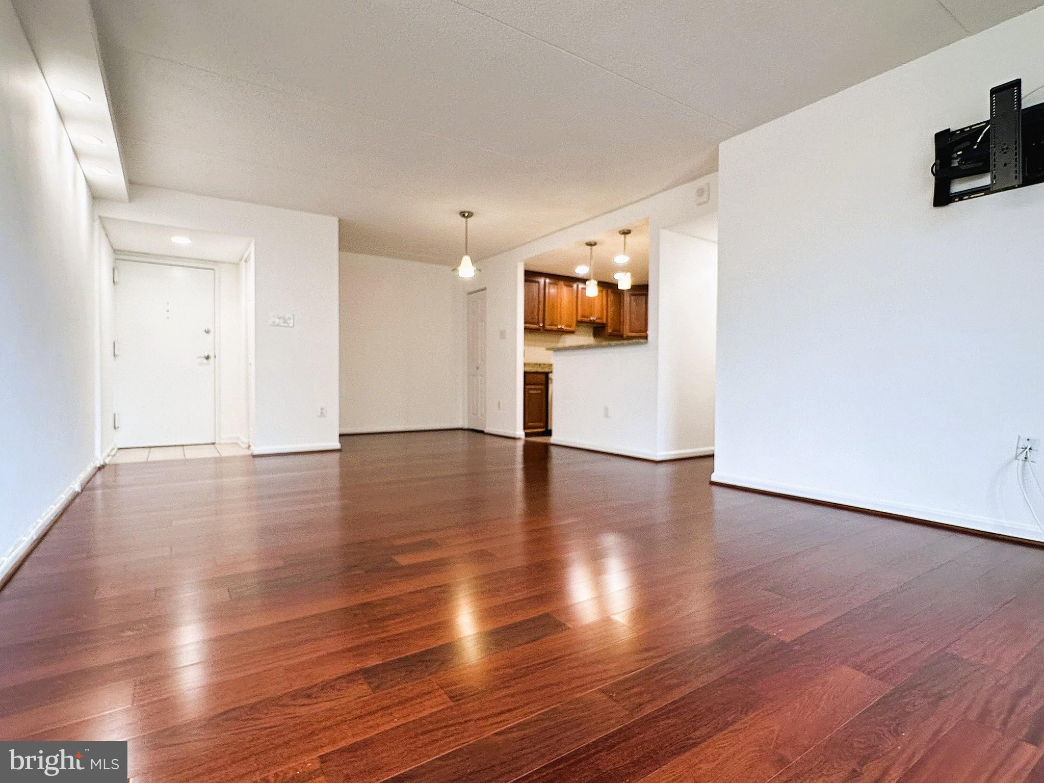 SENTINEL OF LANDMARK - Residential Lease