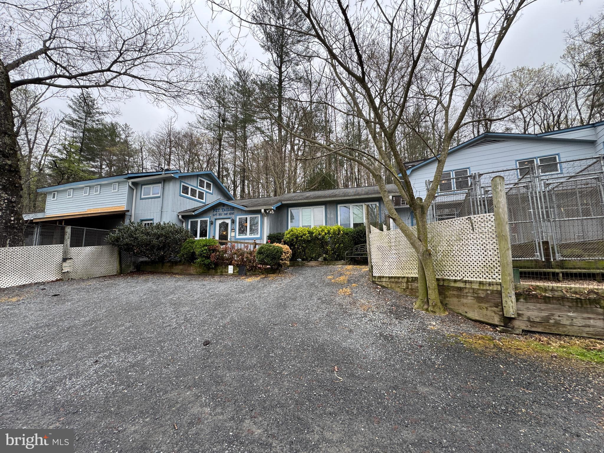 CASTLETON - Residential