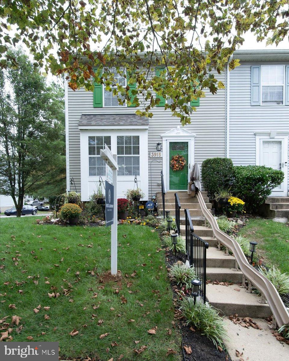 COURTLAND MANOR - Residential