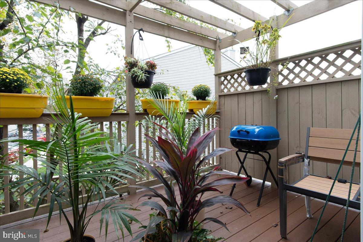 COURTLAND MANOR - Residential