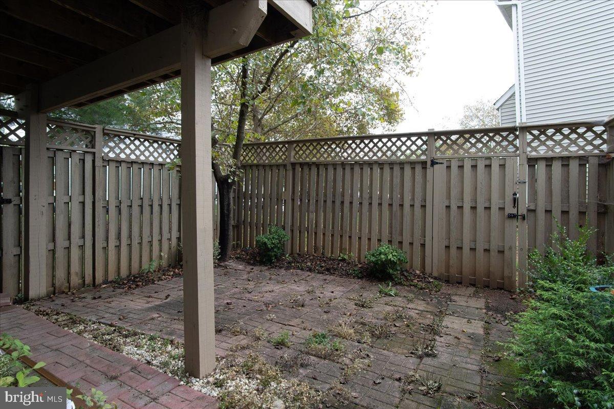 COURTLAND MANOR - Residential