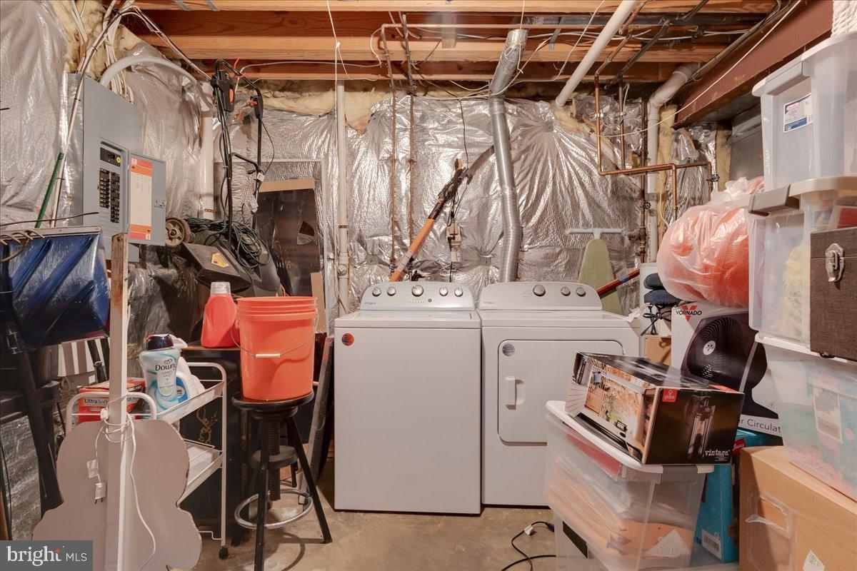 COURTLAND MANOR - Residential