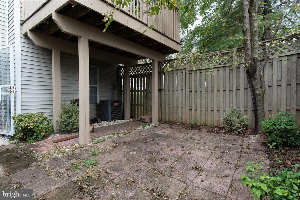 COURTLAND MANOR - Residential