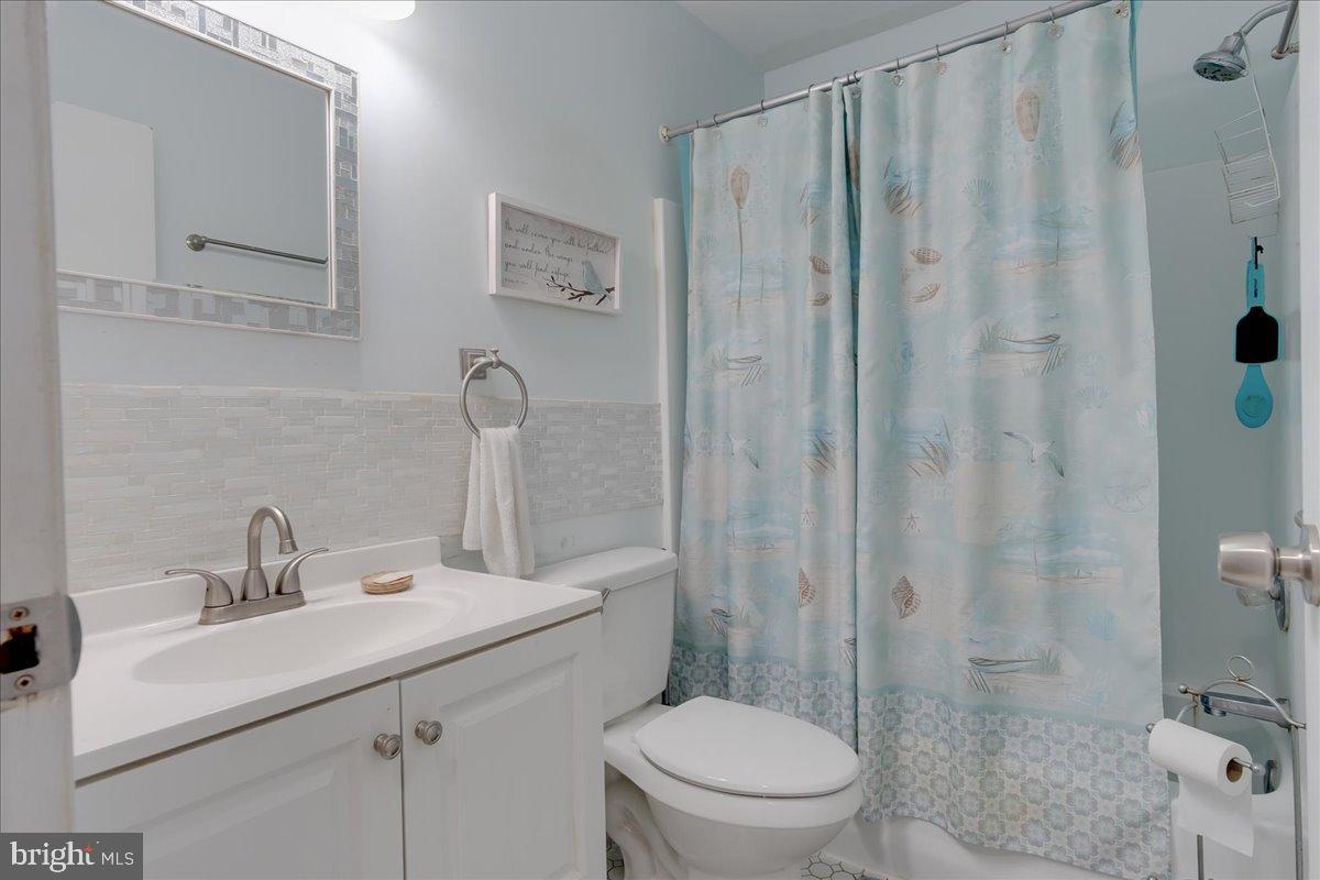 COURTLAND MANOR - Residential